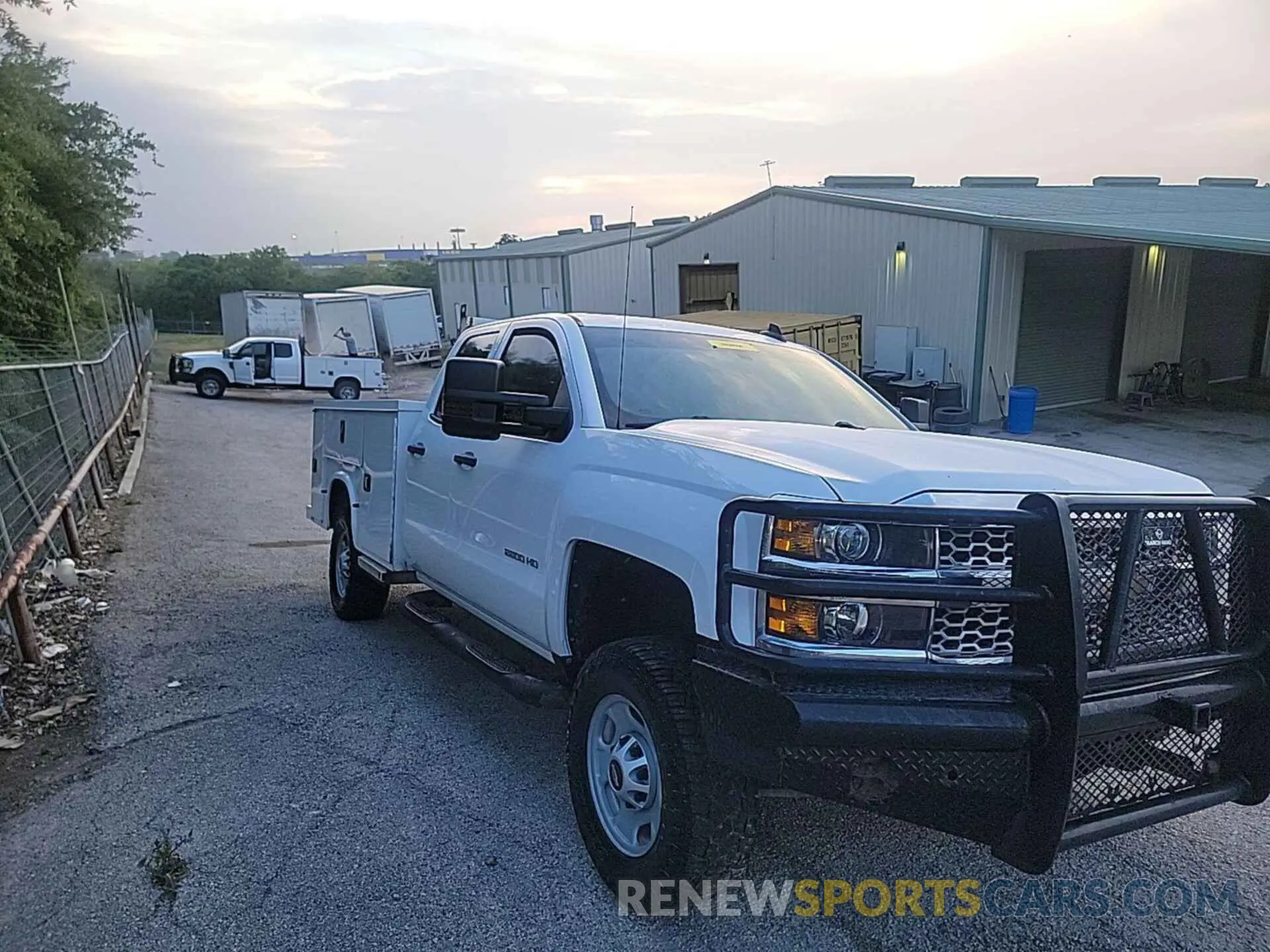 5 fotografías del automóvil dañado 2GC2KREG1K1109958 CHEVROLET SILVERADO 2019