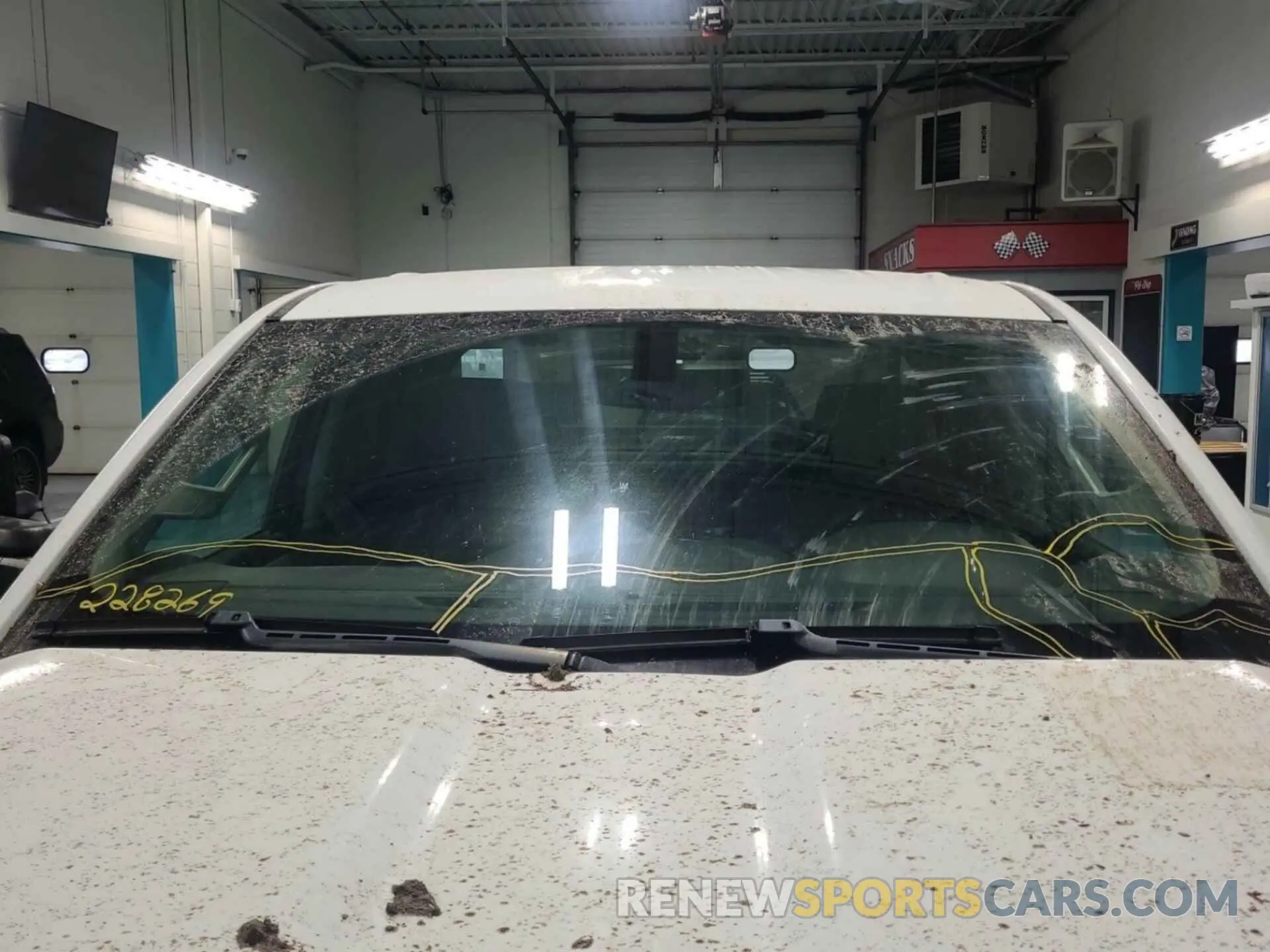 8 fotografías del automóvil dañado 2GC2KREG6K1117389 CHEVROLET SILVERADO 2019