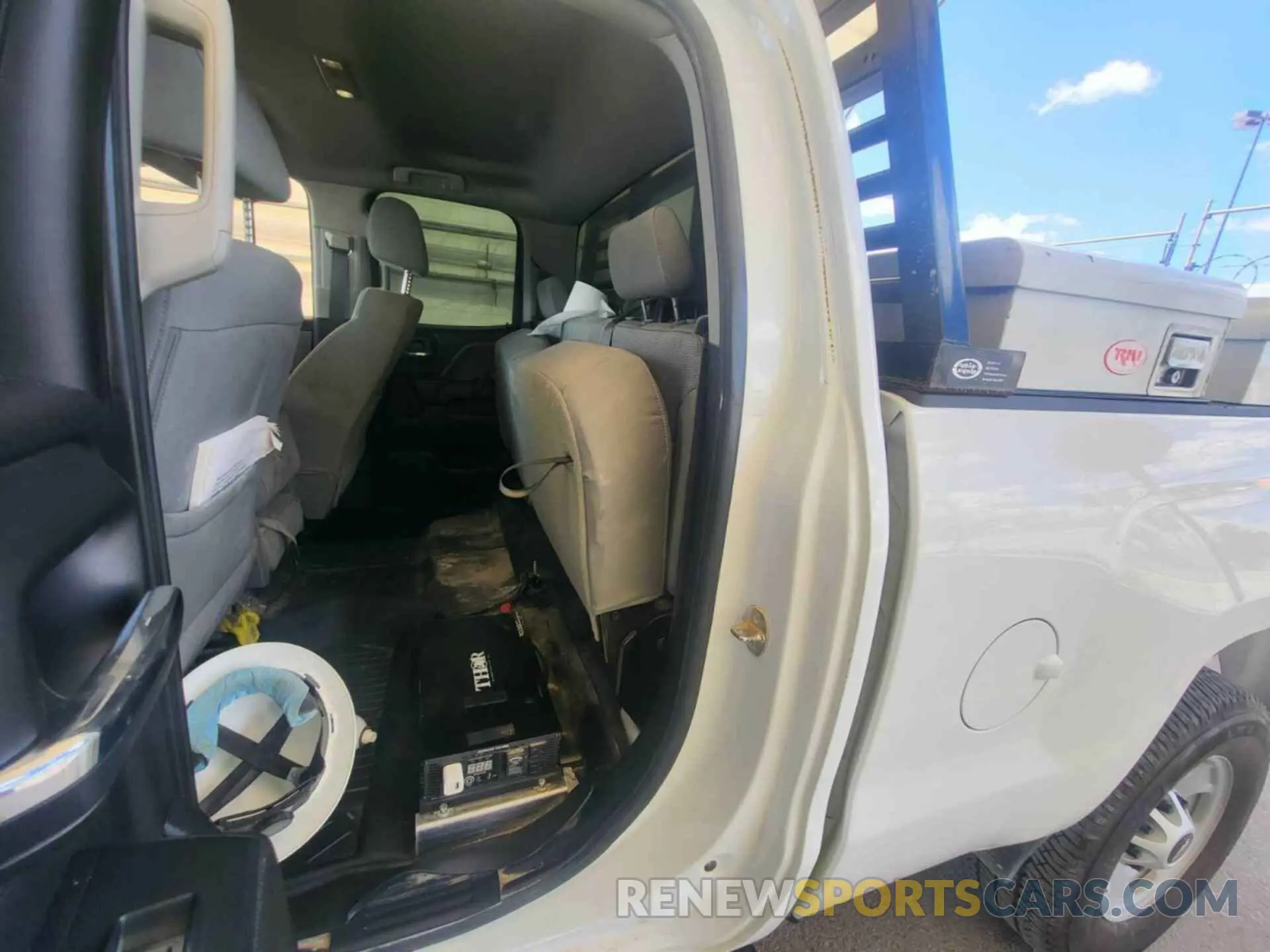 40 fotografías del automóvil dañado 2GC2KREG8K1209197 CHEVROLET SILVERADO 2019