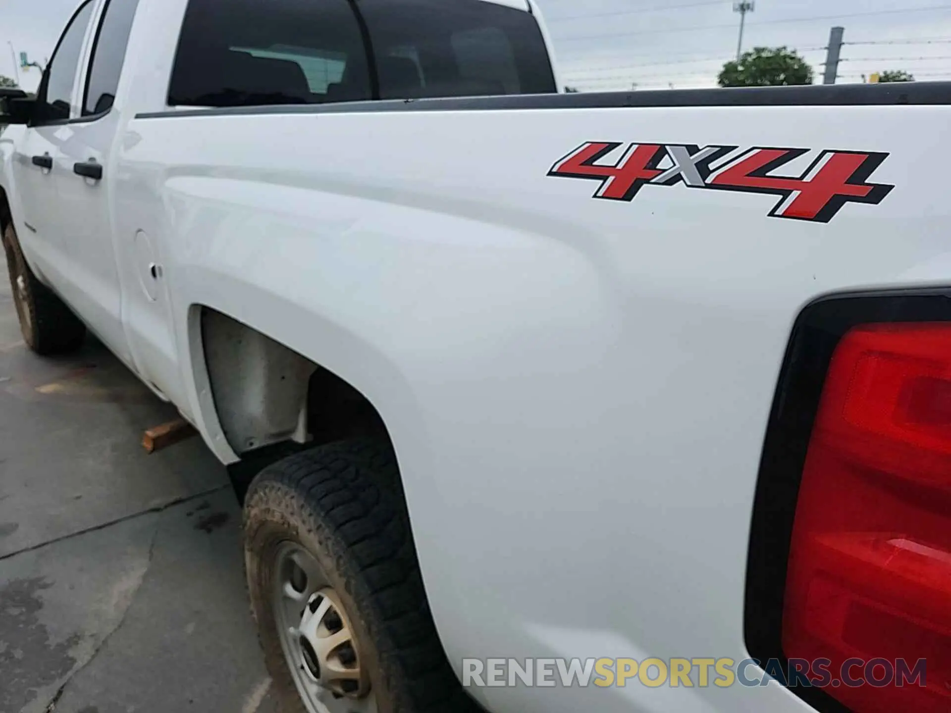 18 fotografías del automóvil dañado 2GC2KREGXK1175330 CHEVROLET SILVERADO 2019