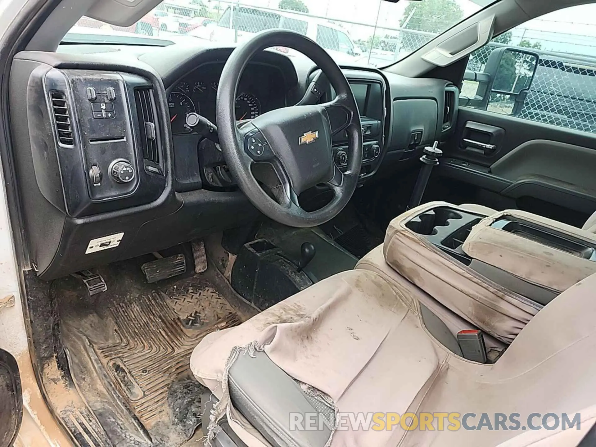 19 fotografías del automóvil dañado 2GC2KREGXK1175330 CHEVROLET SILVERADO 2019