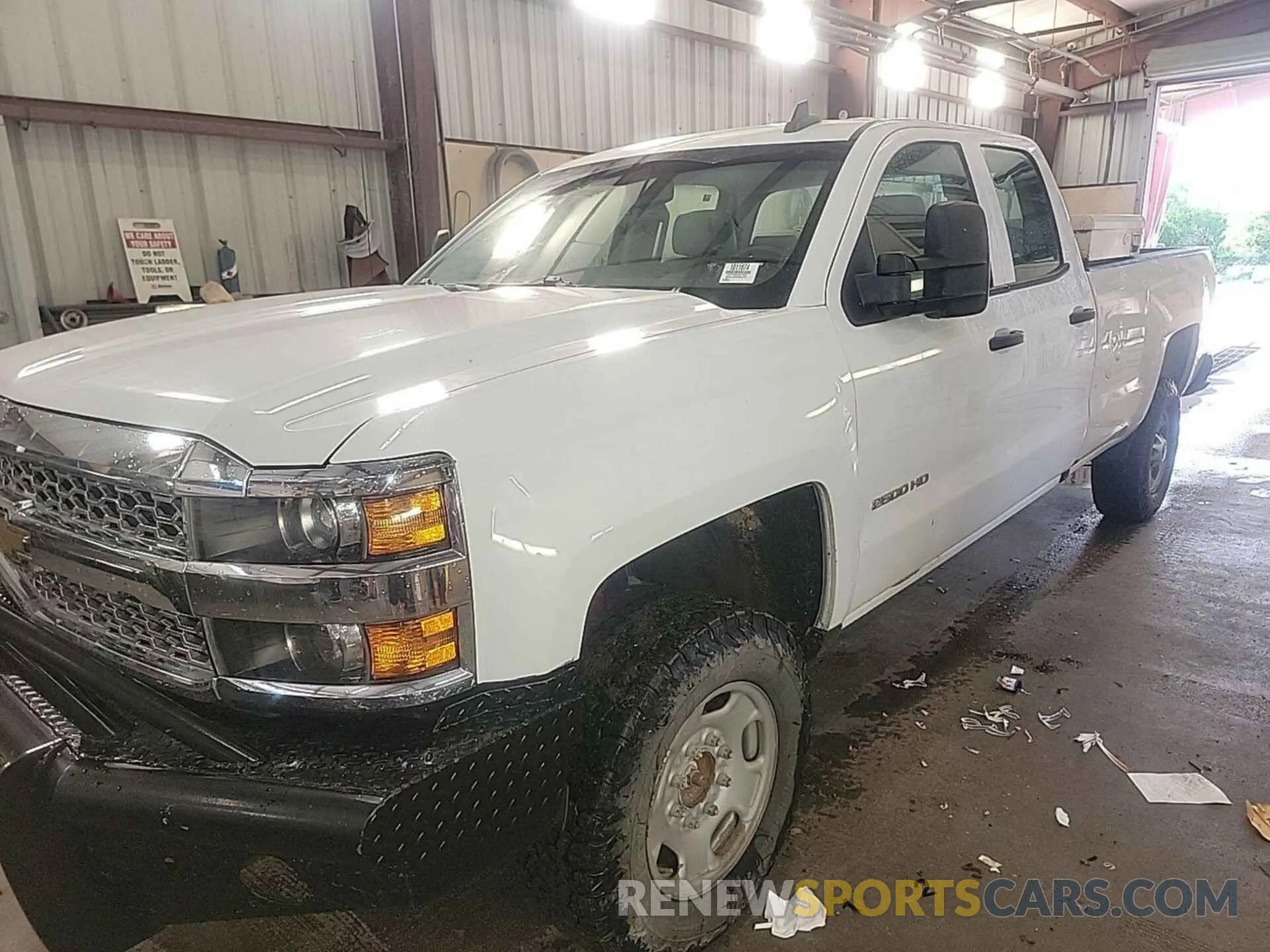 17 fotografías del automóvil dañado 2GC2KREGXK1222615 CHEVROLET SILVERADO 2019