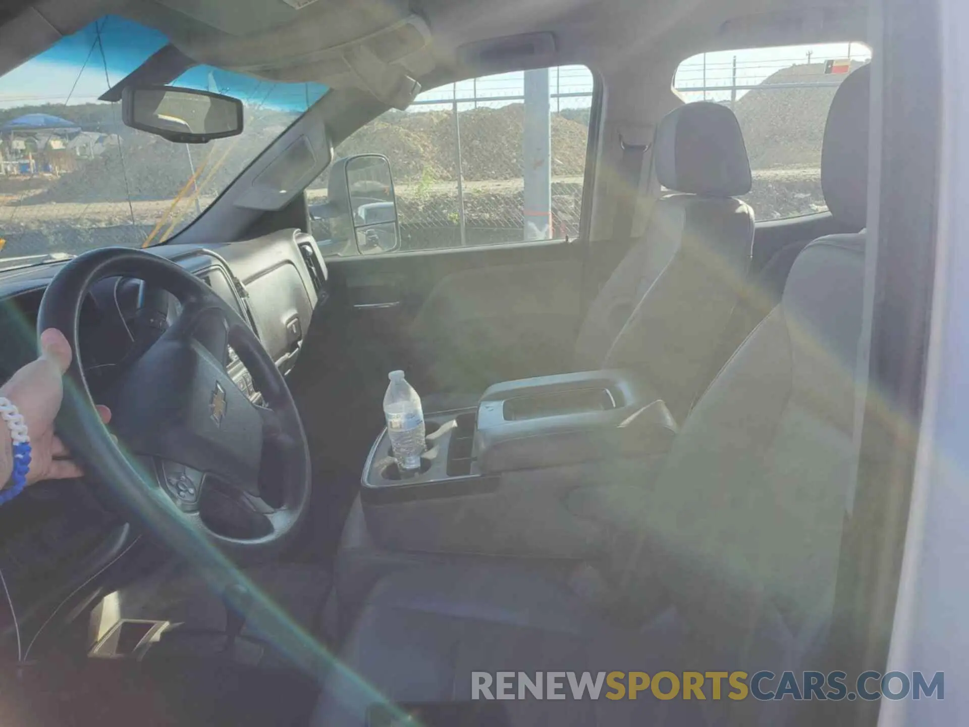 3 fotografías del automóvil dañado 2GC2KREGXK1222615 CHEVROLET SILVERADO 2019
