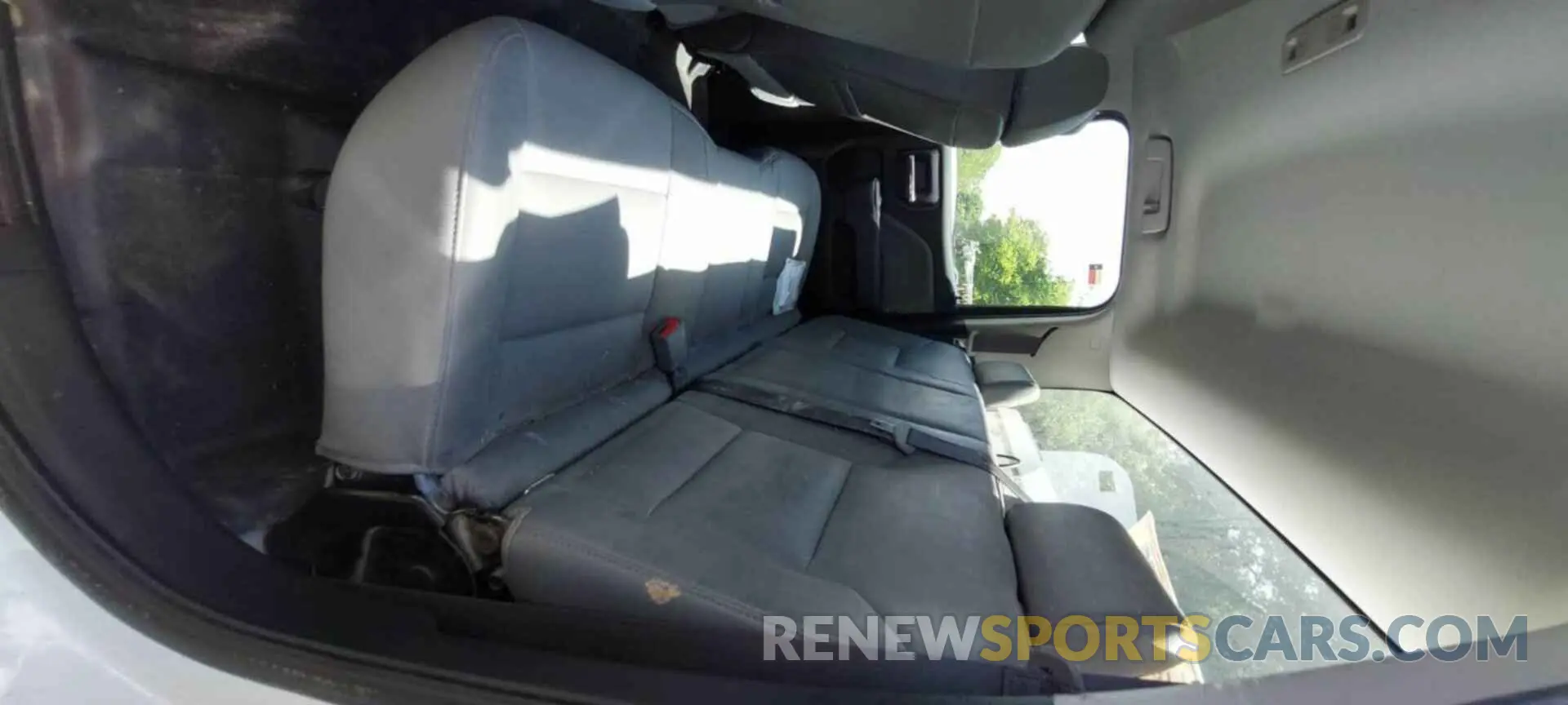 36 fotografías del automóvil dañado 2GC2KREGXK1222615 CHEVROLET SILVERADO 2019