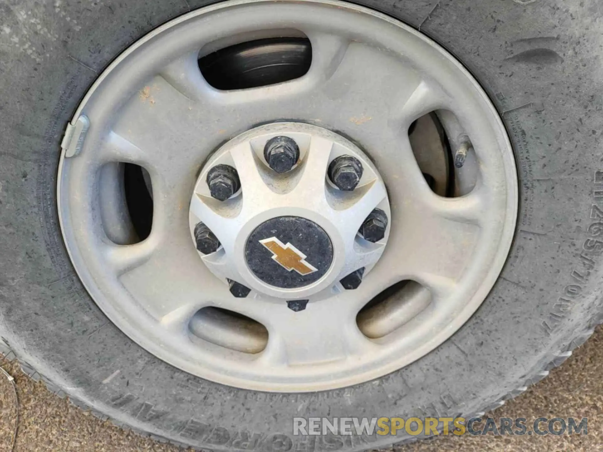 2 fotografías del automóvil dañado 2GC2KSEG4K1208880 CHEVROLET SILVERADO 2019