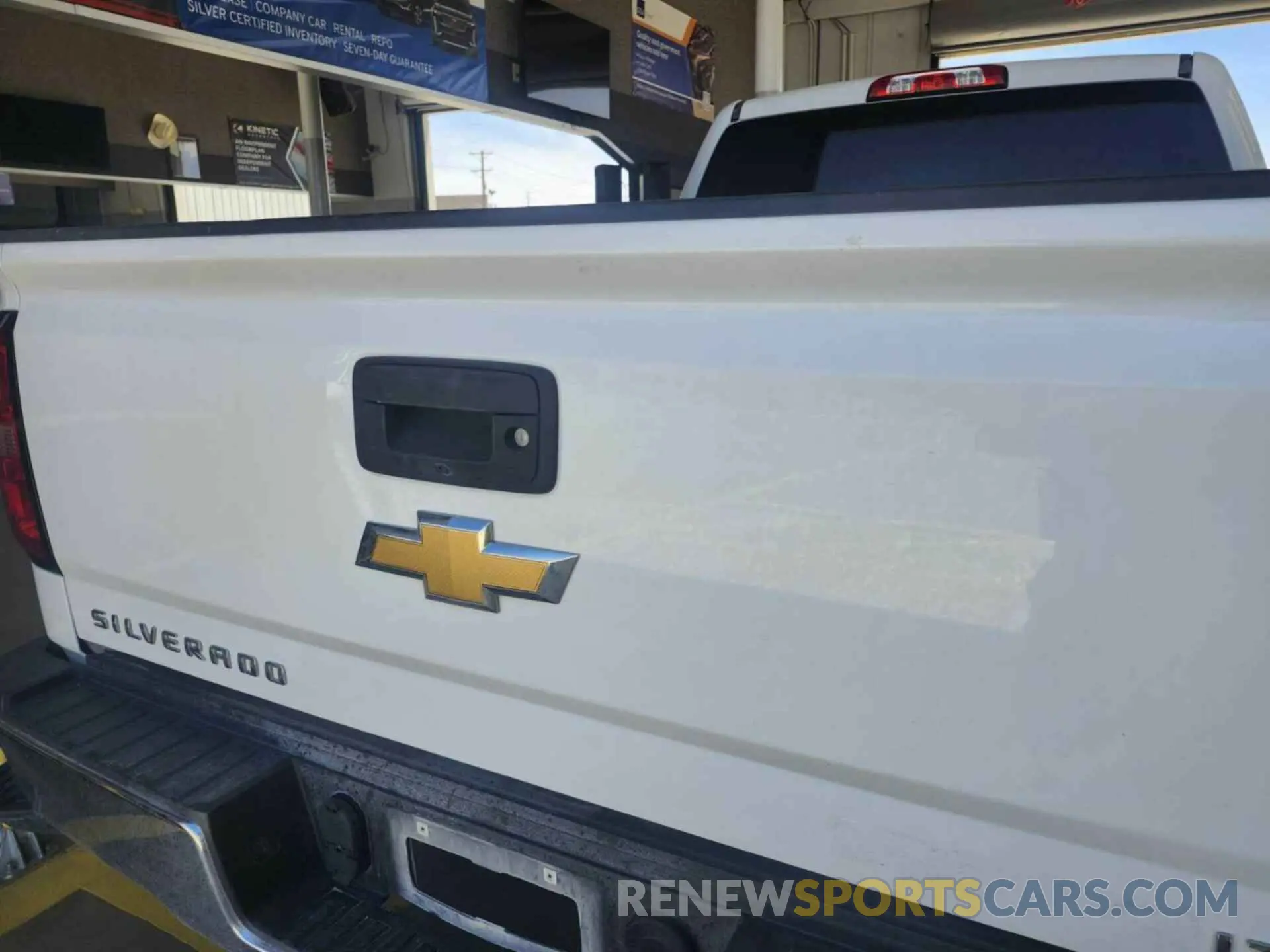 36 fotografías del automóvil dañado 2GC2KSEG4K1208880 CHEVROLET SILVERADO 2019