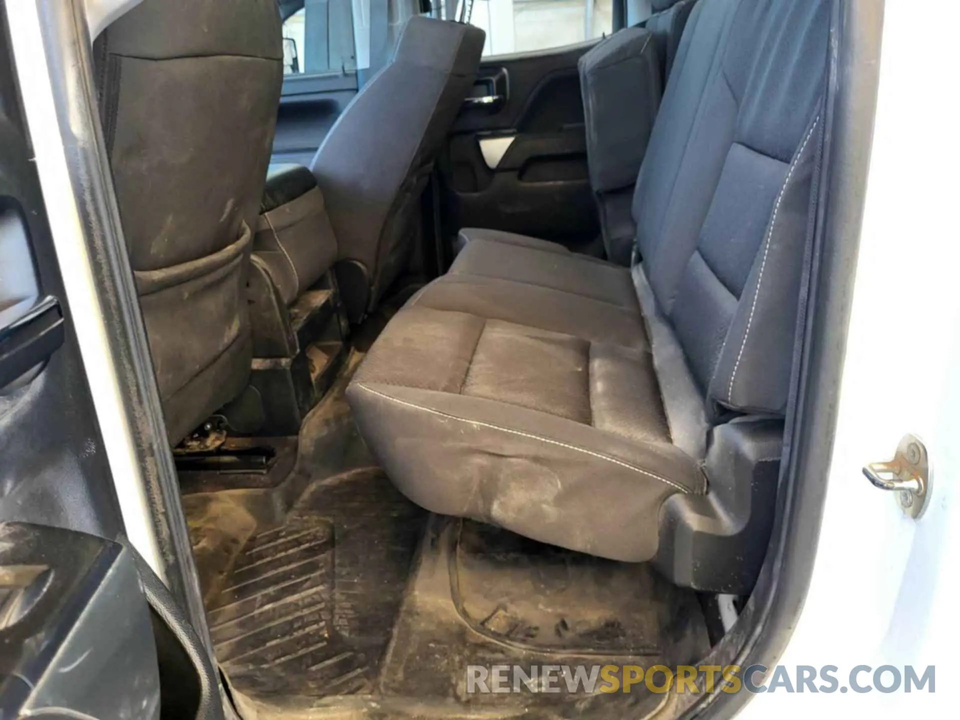 3 fotografías del automóvil dañado 2GC2KSEG9K1144514 CHEVROLET SILVERADO 2019