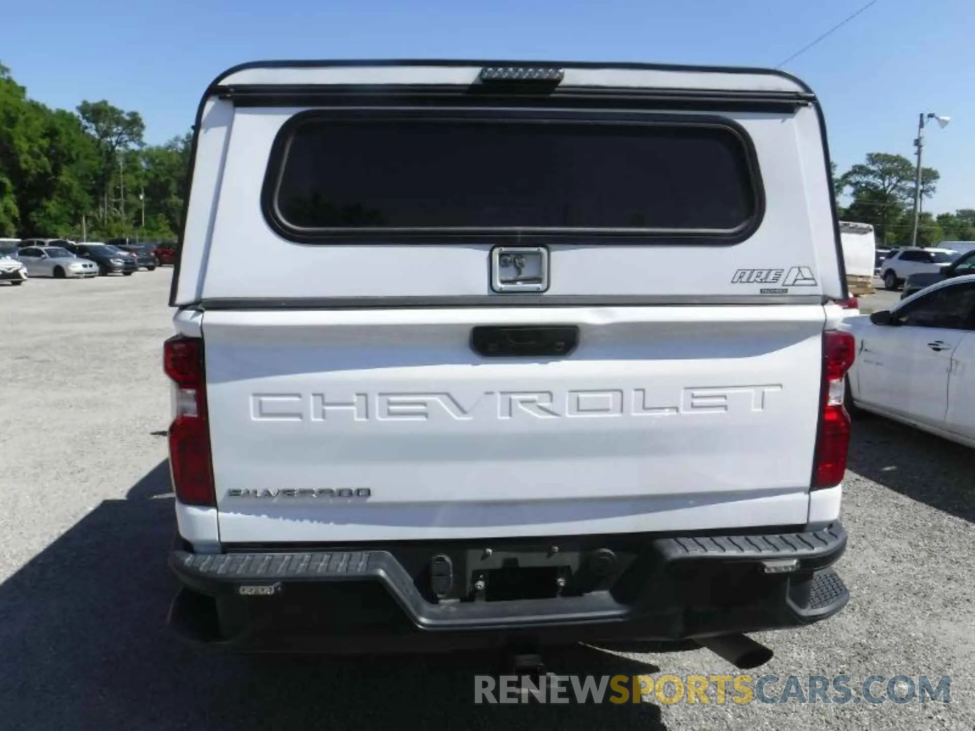 4 fotografías del automóvil dañado 1GC2YLE71LF268405 CHEVROLET SILVERADO 2020