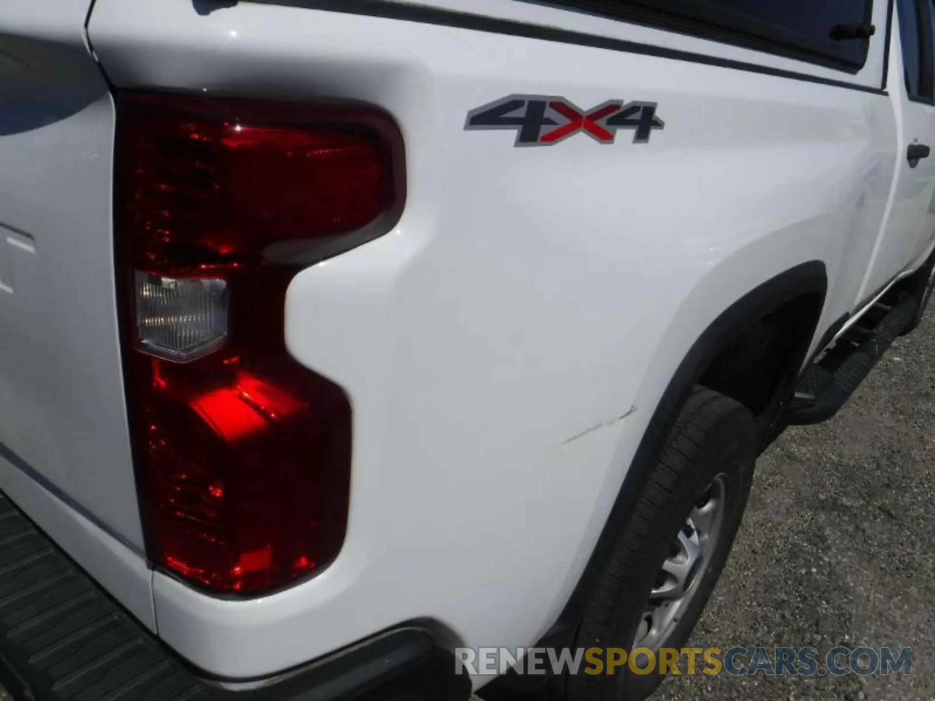 9 fotografías del automóvil dañado 1GC2YLE71LF268405 CHEVROLET SILVERADO 2020