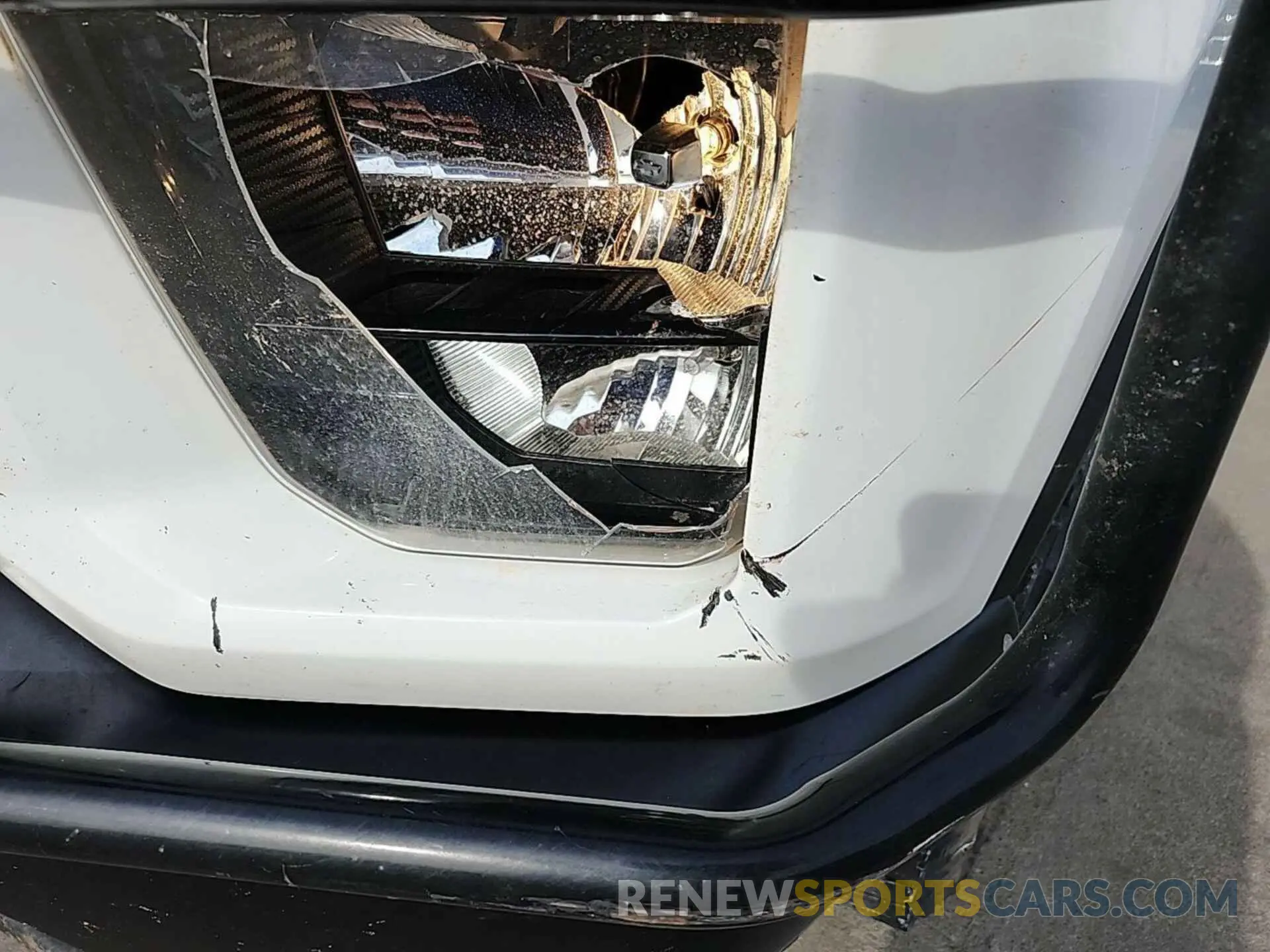 20 fotografías del automóvil dañado 1GC2YLE76LF233469 CHEVROLET SILVERADO 2020
