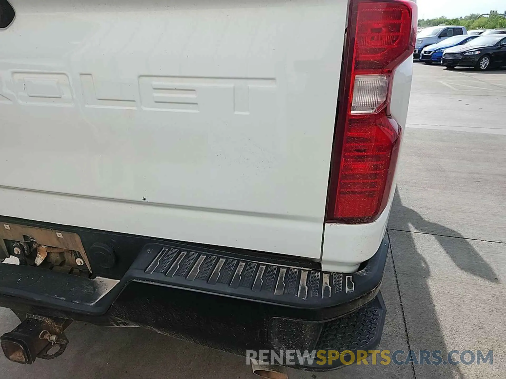 31 fotografías del automóvil dañado 1GC2YLE76LF233469 CHEVROLET SILVERADO 2020