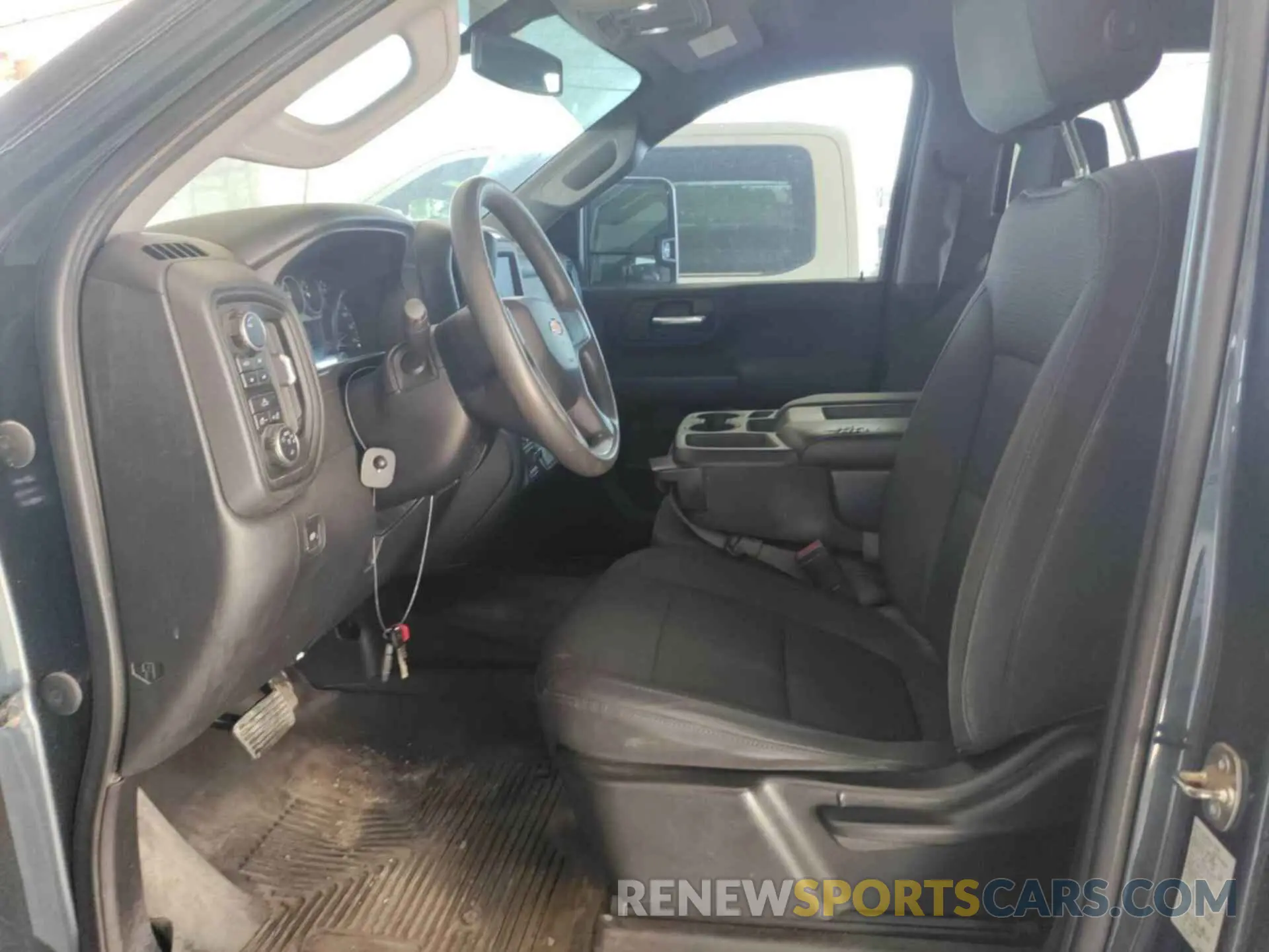13 fotografías del automóvil dañado 1GC2YLE79LF220053 CHEVROLET SILVERADO 2020