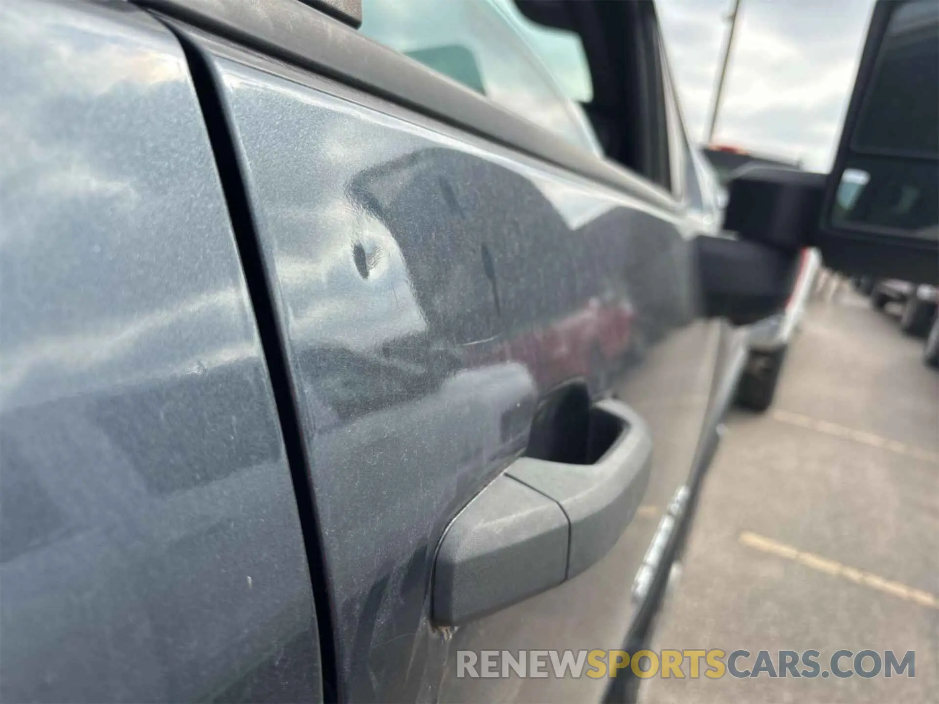 17 fotografías del automóvil dañado 1GC2YLE79LF220053 CHEVROLET SILVERADO 2020