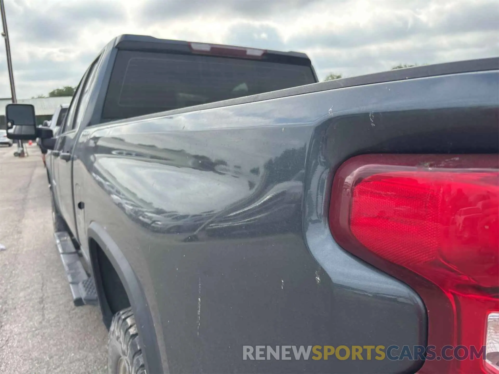 7 fotografías del automóvil dañado 1GC2YLE79LF220053 CHEVROLET SILVERADO 2020