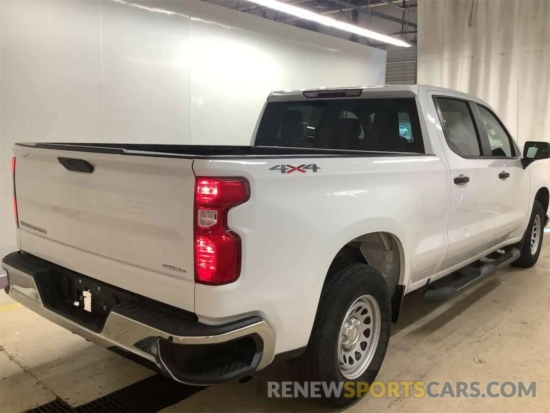 18 fotografías del automóvil dañado 1GCPYAEH8LZ235371 CHEVROLET SILVERADO 2020