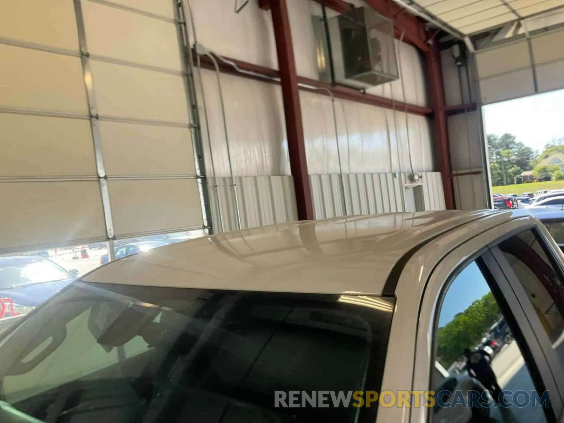 2 fotografías del automóvil dañado 1GCPYAEH8LZ235371 CHEVROLET SILVERADO 2020