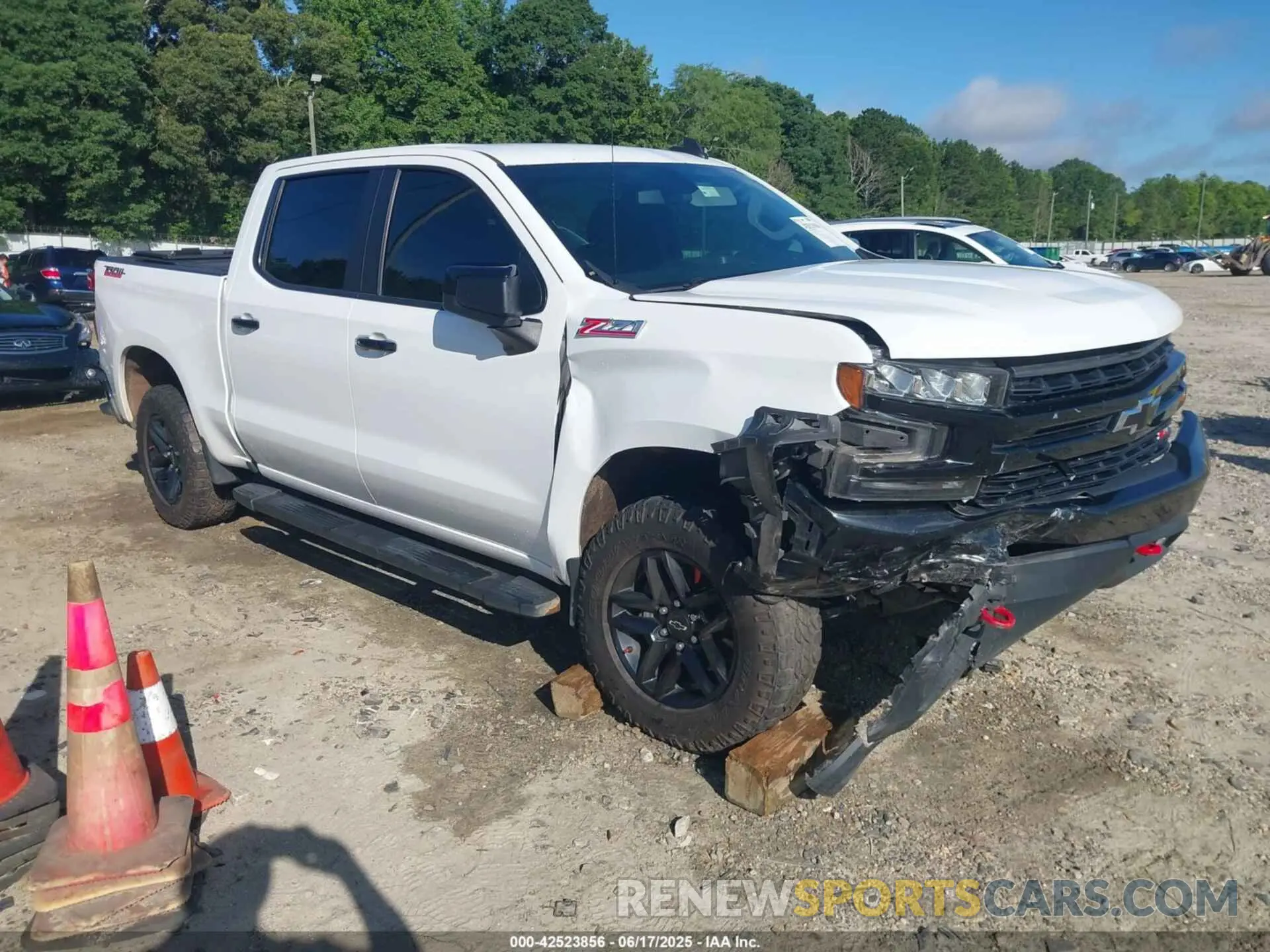 1 fotografías del automóvil dañado 1GCPYFED6LZ377549 CHEVROLET SILVERADO 2020