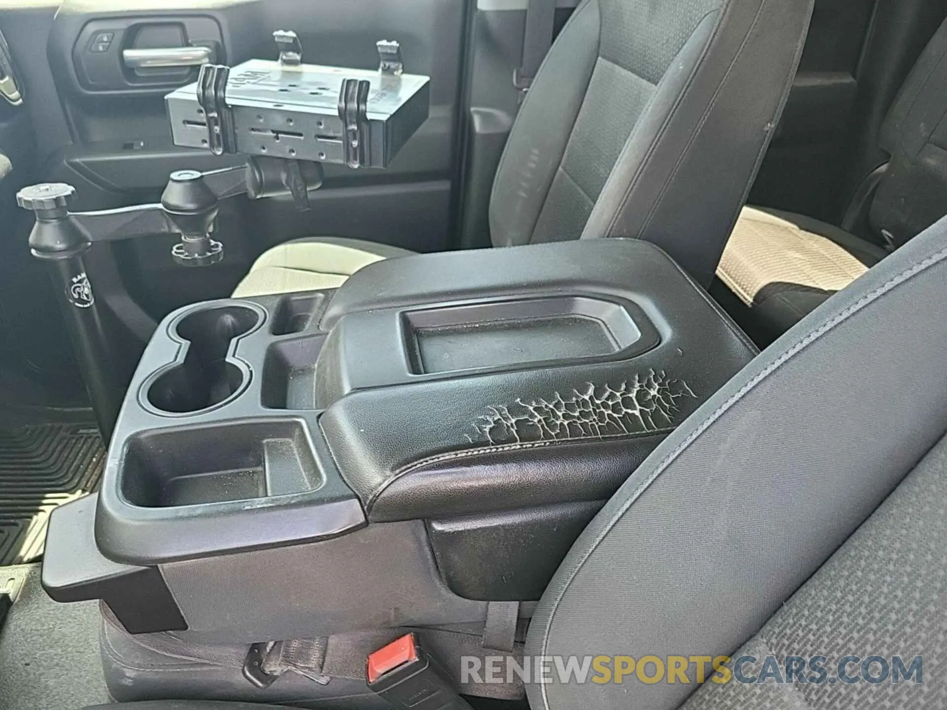 19 fotografías del automóvil dañado 1GCRYAEF3LZ192193 CHEVROLET SILVERADO 2020
