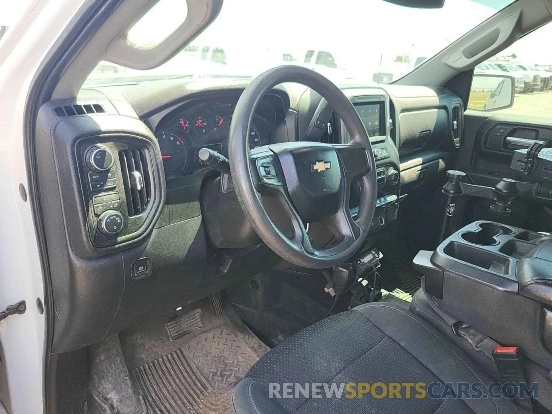 20 fotografías del automóvil dañado 1GCRYAEF3LZ192193 CHEVROLET SILVERADO 2020