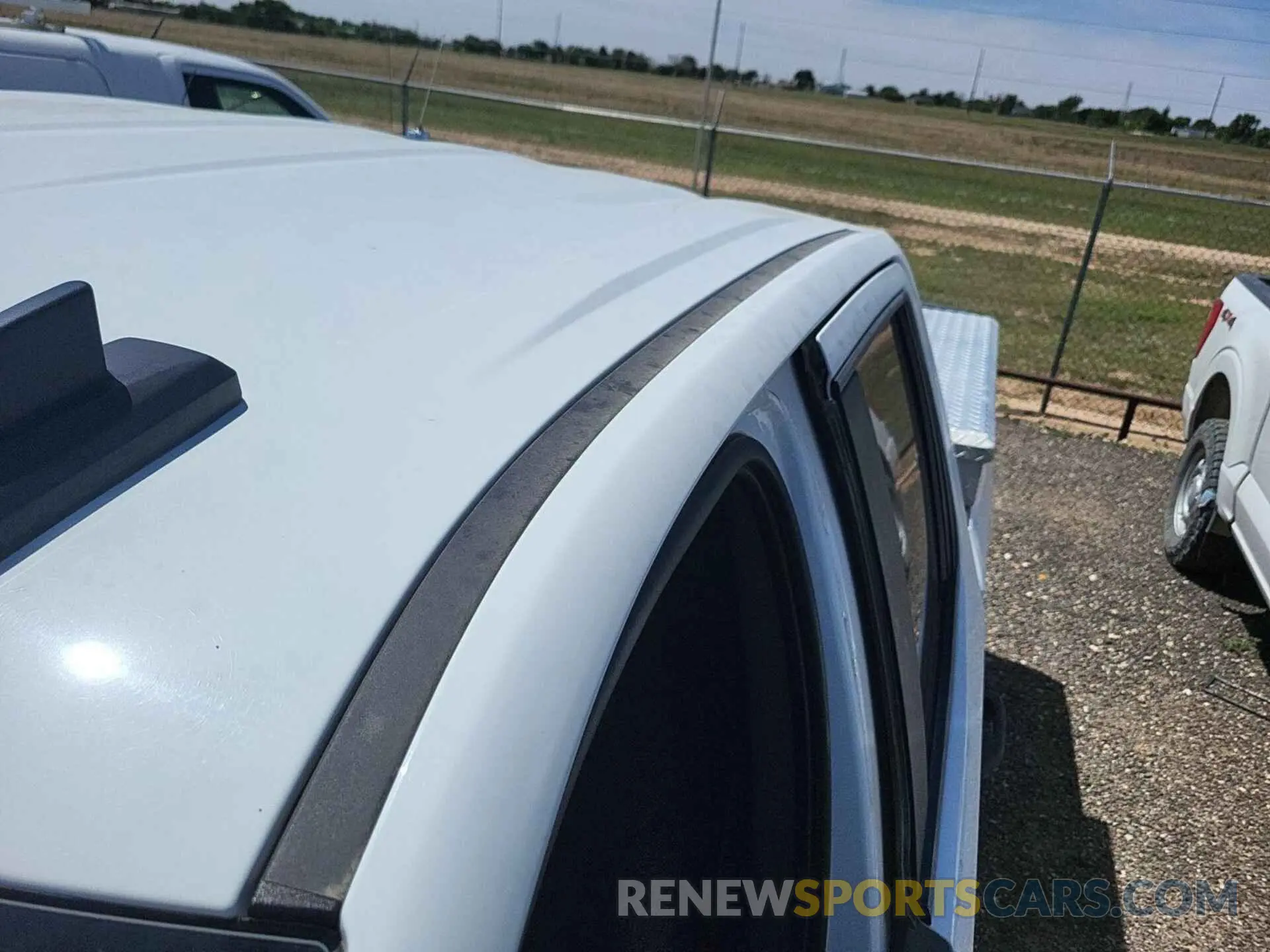 22 fotografías del automóvil dañado 1GCRYAEF3LZ192193 CHEVROLET SILVERADO 2020