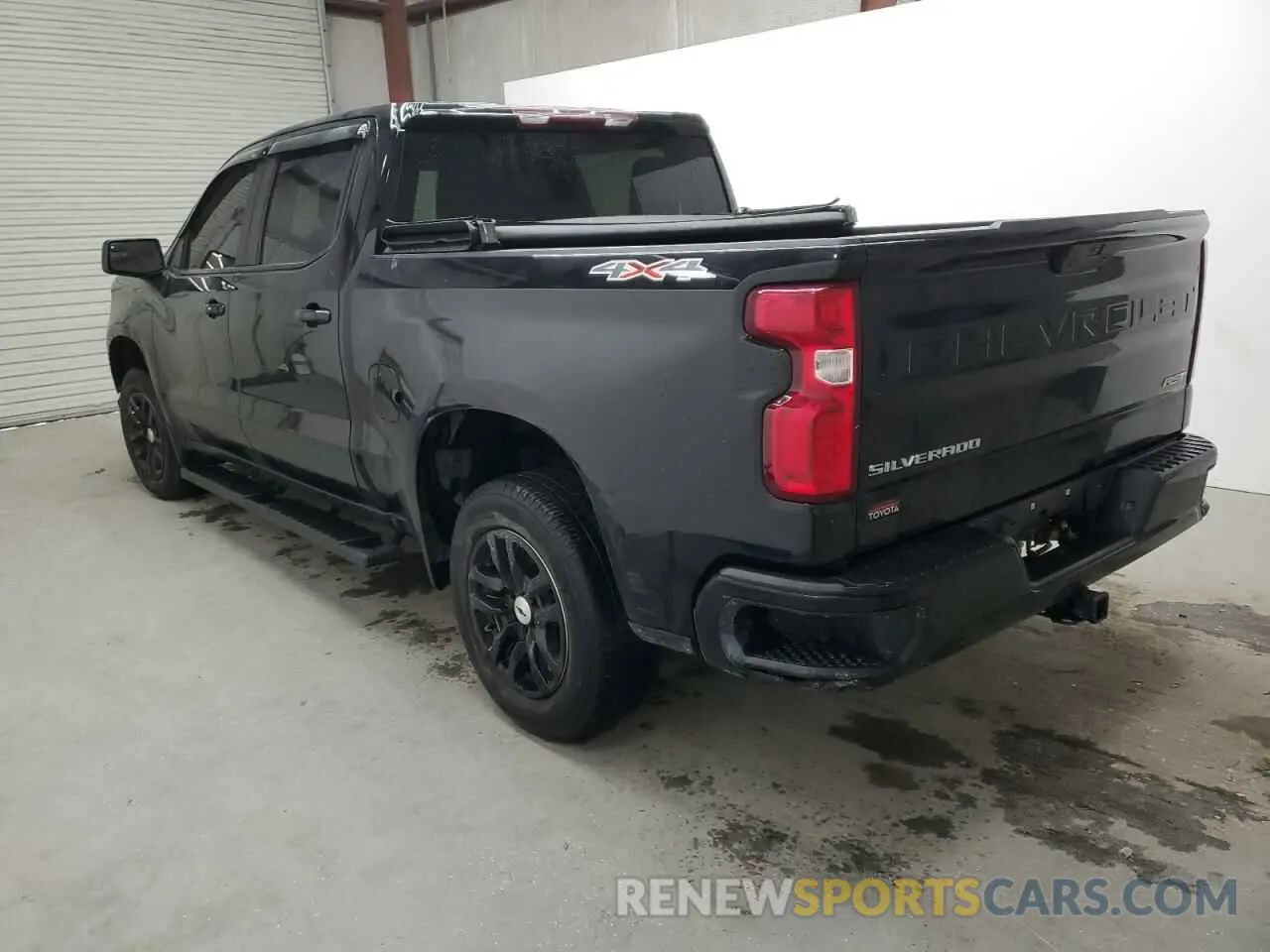 2 fotografías del automóvil dañado 3GCUYEED0LG413961 CHEVROLET SILVERADO 2020