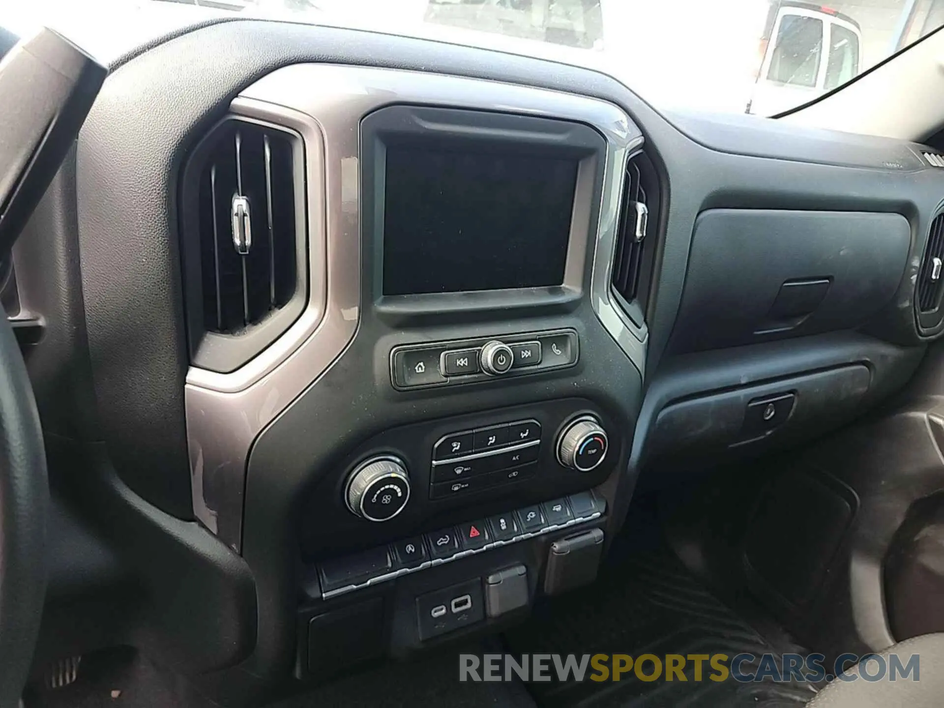 10 fotografías del automóvil dañado 1GCPWBEK1MZ261562 CHEVROLET SILVERADO 2021