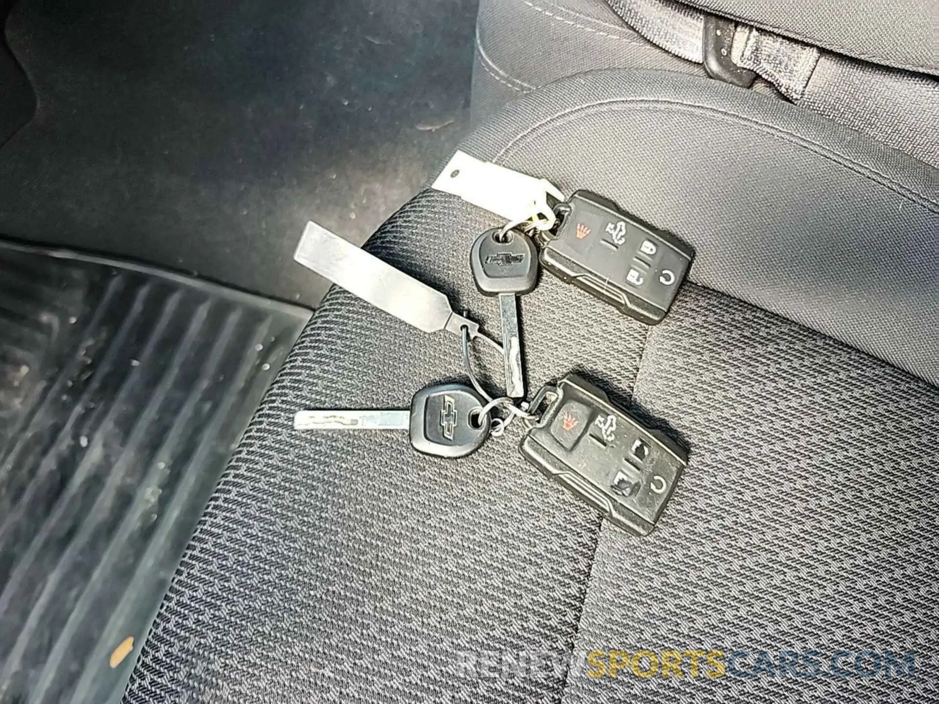 16 fotografías del automóvil dañado 1GCPWBEK1MZ261562 CHEVROLET SILVERADO 2021