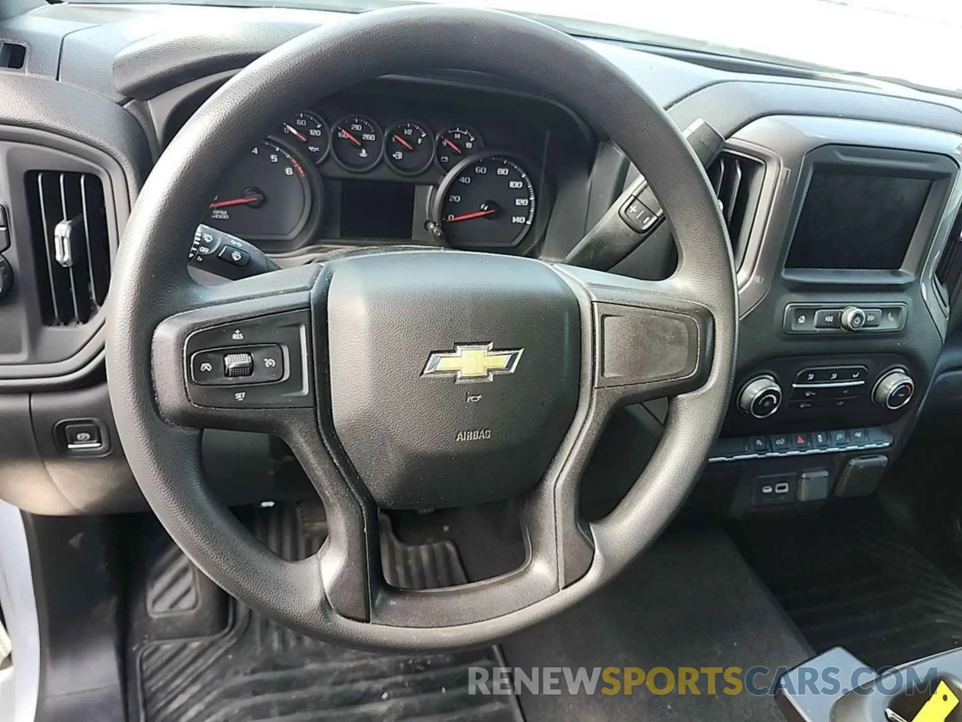 6 fotografías del automóvil dañado 1GCPWBEK1MZ261562 CHEVROLET SILVERADO 2021