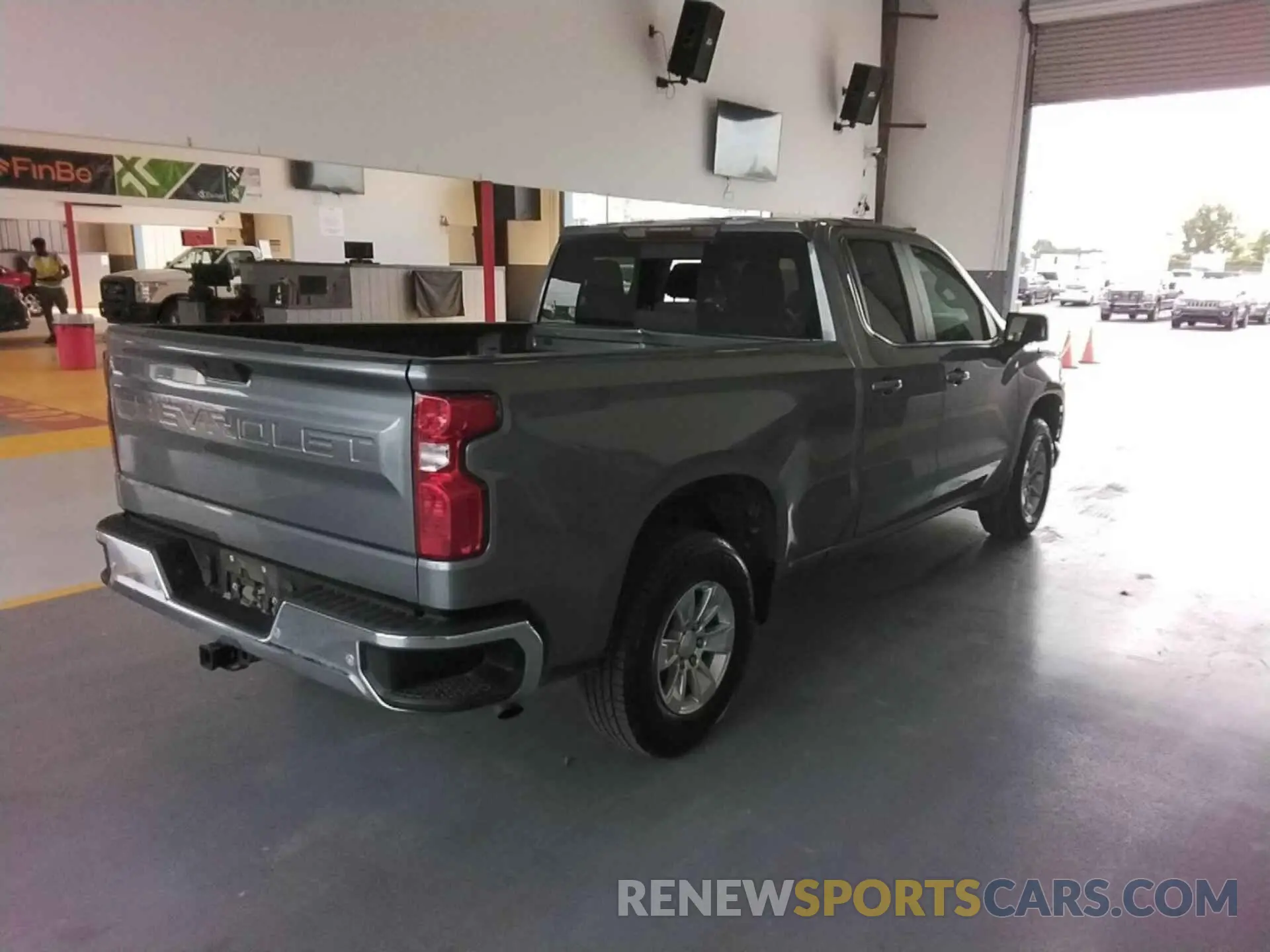 2 fotografías del automóvil dañado 1GCRWCEK4MZ403708 CHEVROLET SILVERADO 2021