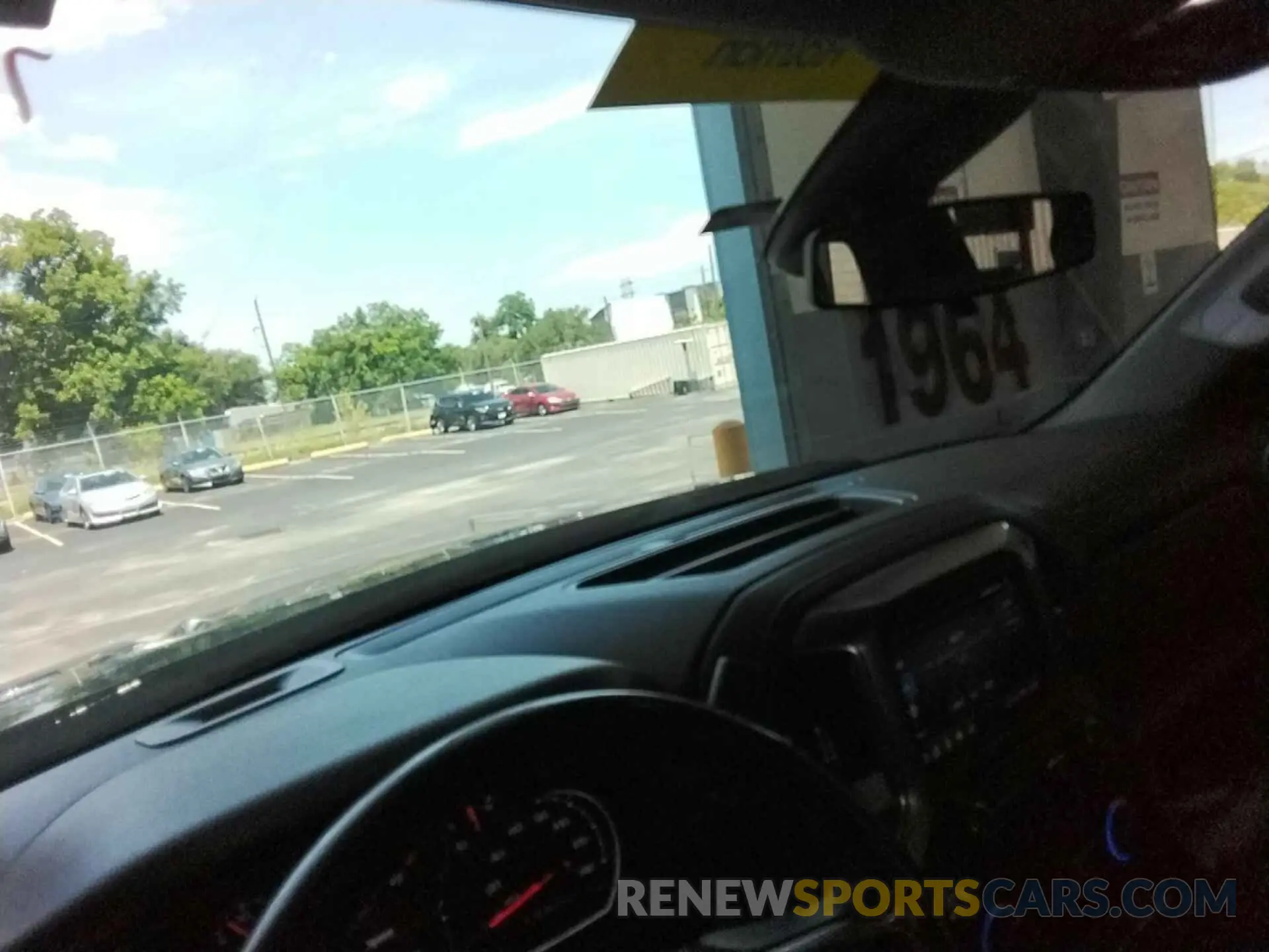 3 fotografías del automóvil dañado 1GCRWCEK4MZ403708 CHEVROLET SILVERADO 2021