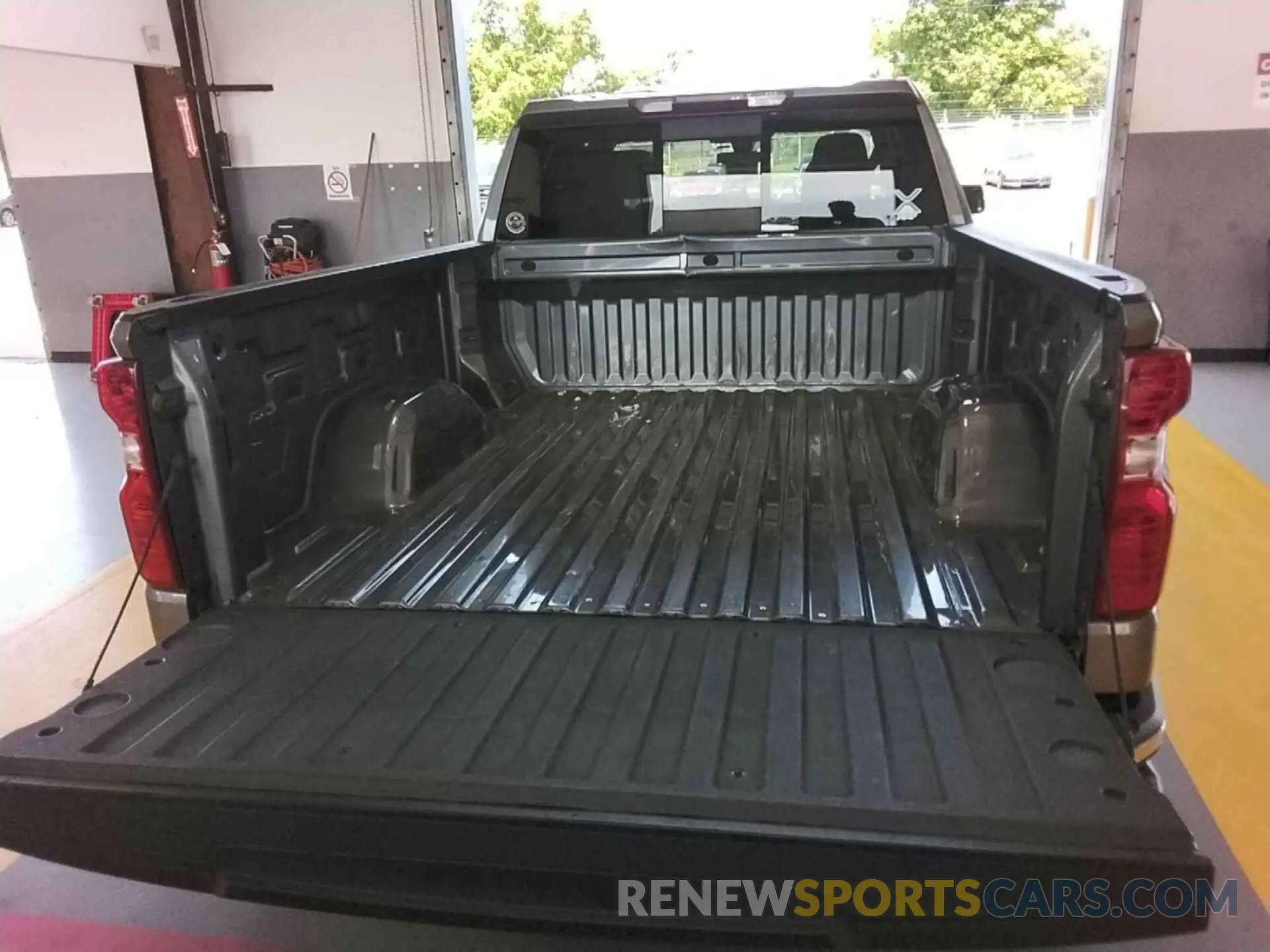 30 fotografías del automóvil dañado 1GCRWCEK4MZ403708 CHEVROLET SILVERADO 2021