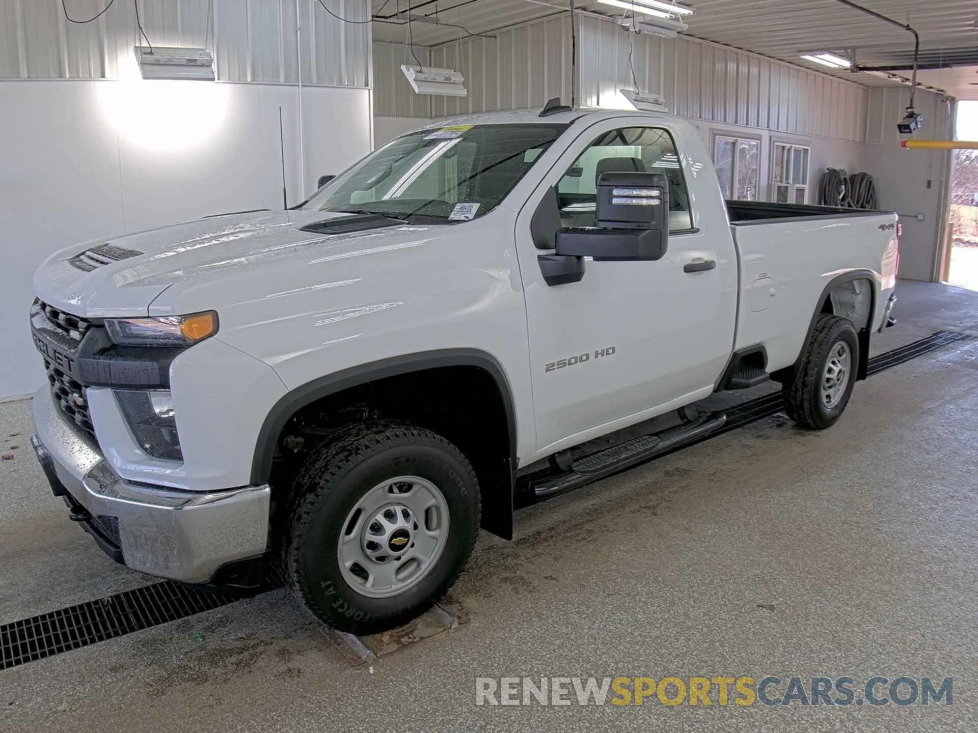 16 fotografías del automóvil dañado 1GC0YLE70NF339135 CHEVROLET SILVERADO 2022