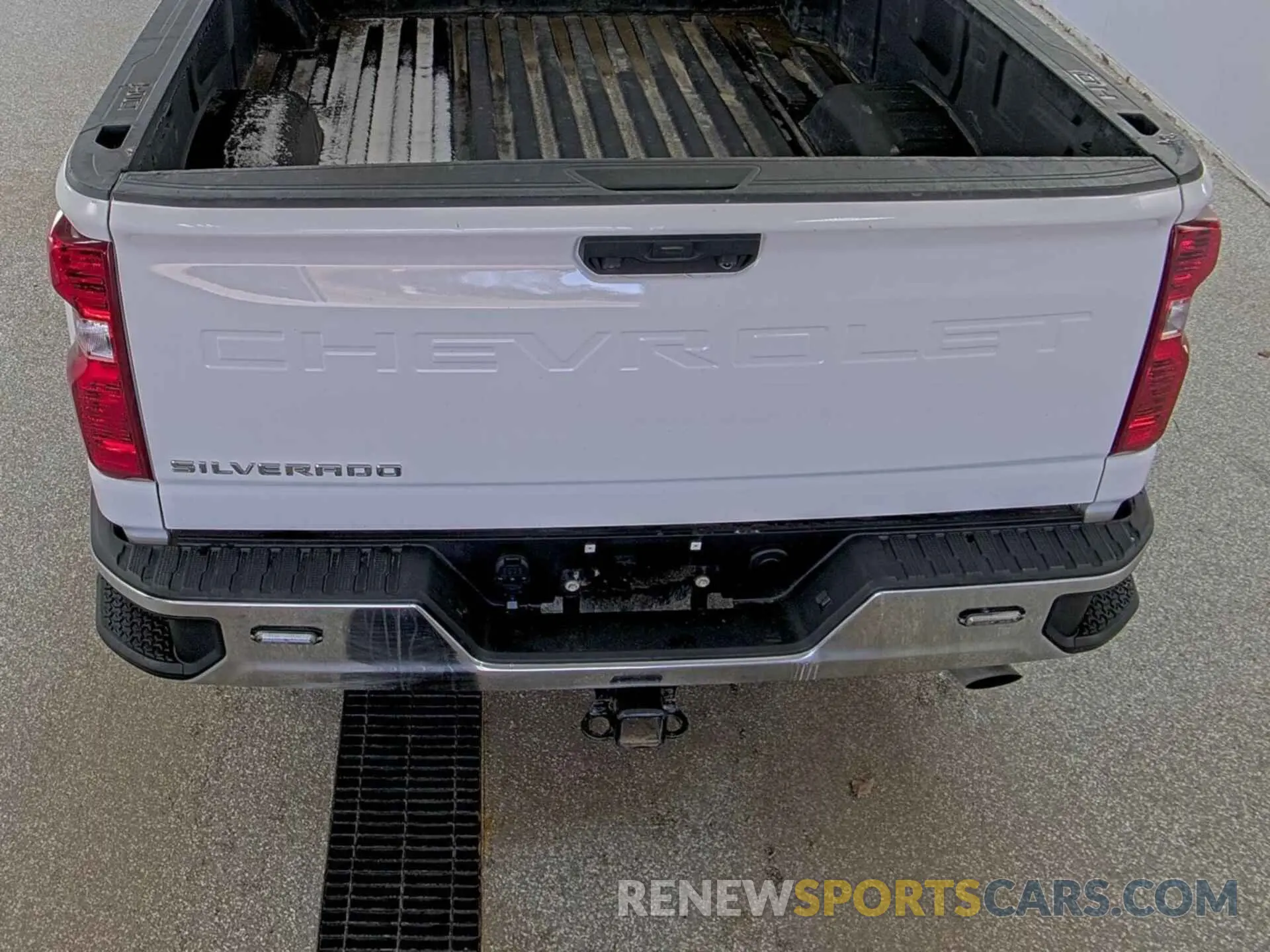 21 fotografías del automóvil dañado 1GC0YLE70NF339135 CHEVROLET SILVERADO 2022
