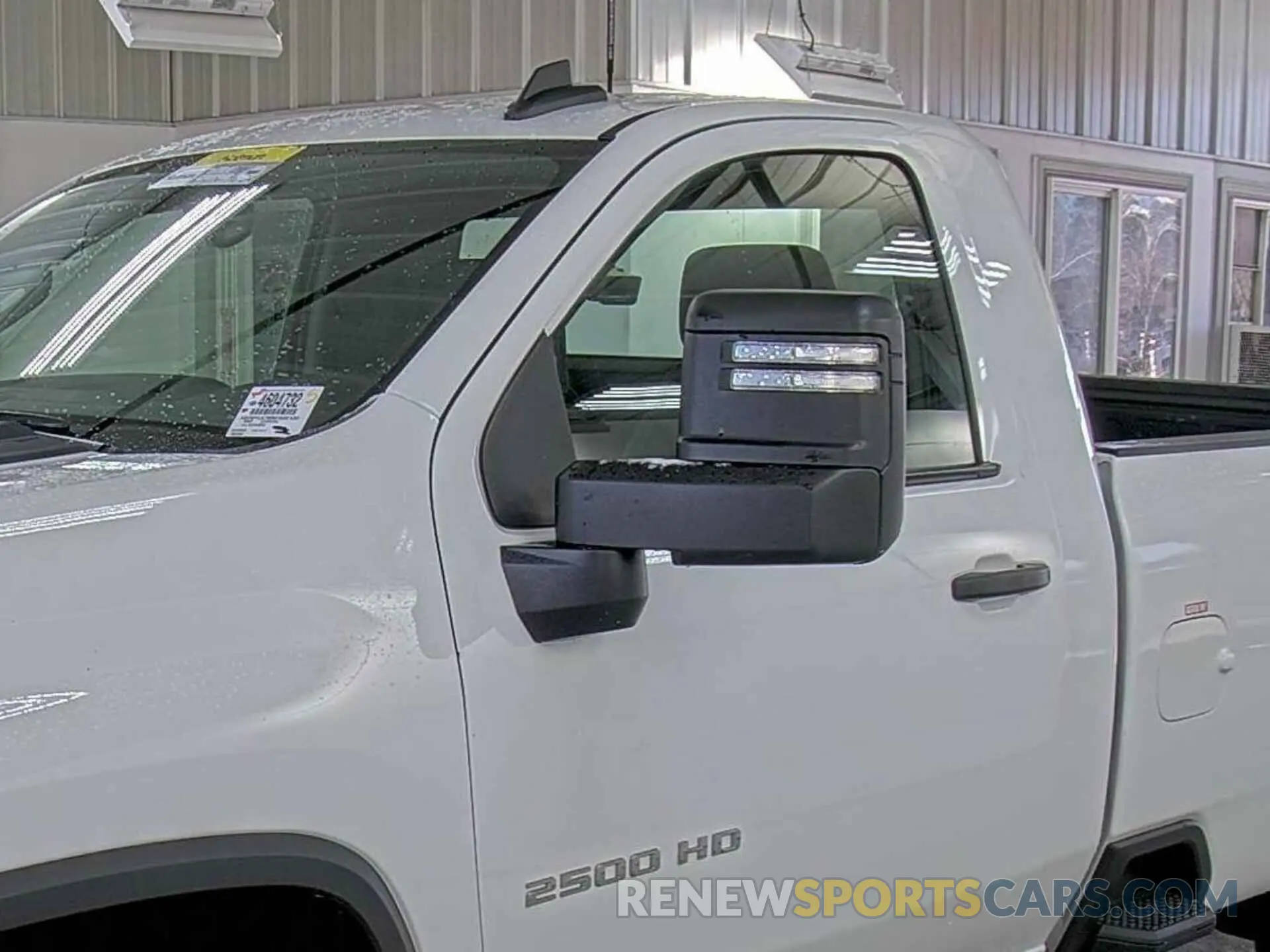 5 fotografías del automóvil dañado 1GC0YLE70NF339135 CHEVROLET SILVERADO 2022
