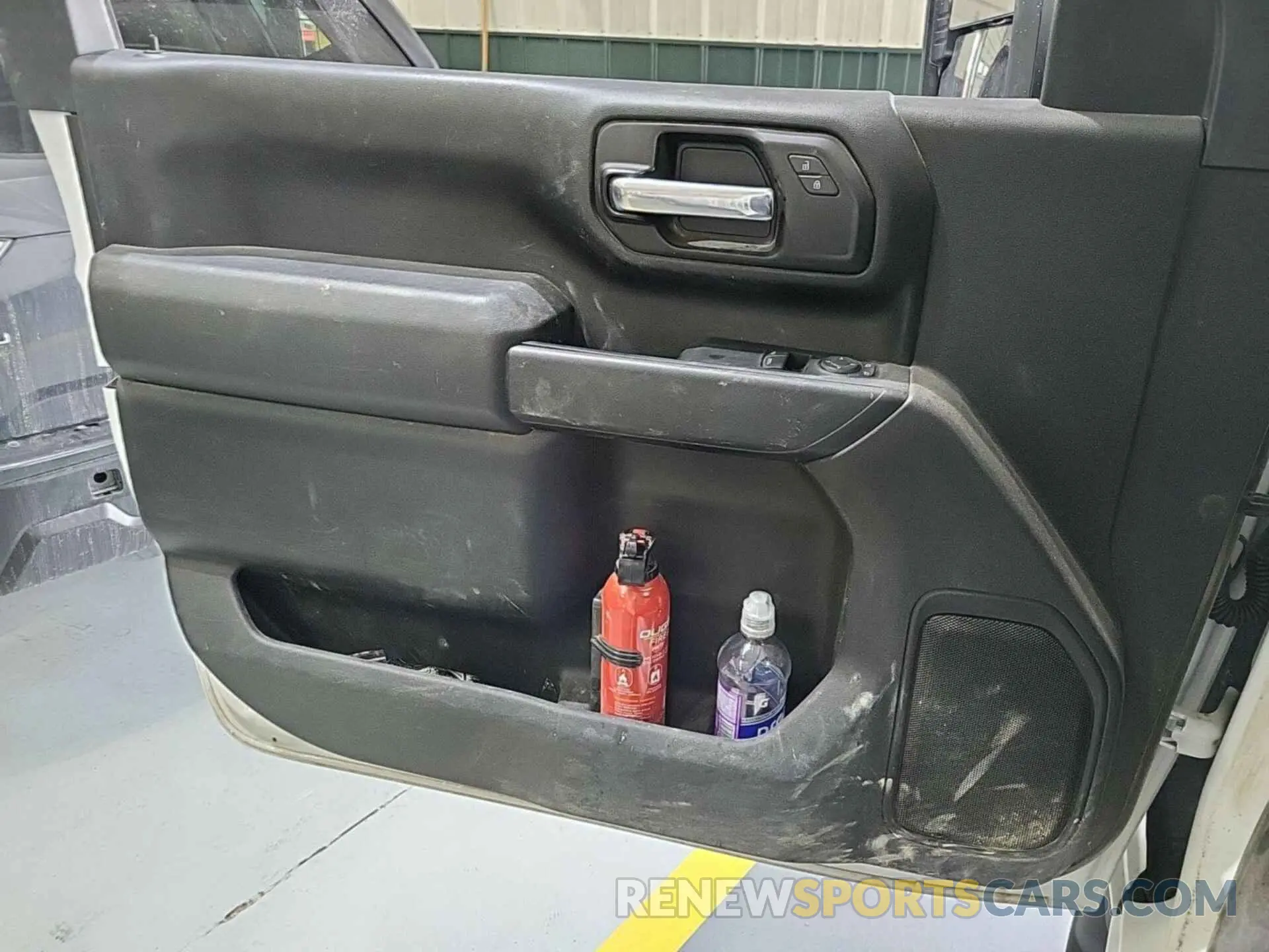 3 fotografías del automóvil dañado 1GC0YLE77NF338080 CHEVROLET SILVERADO 2022