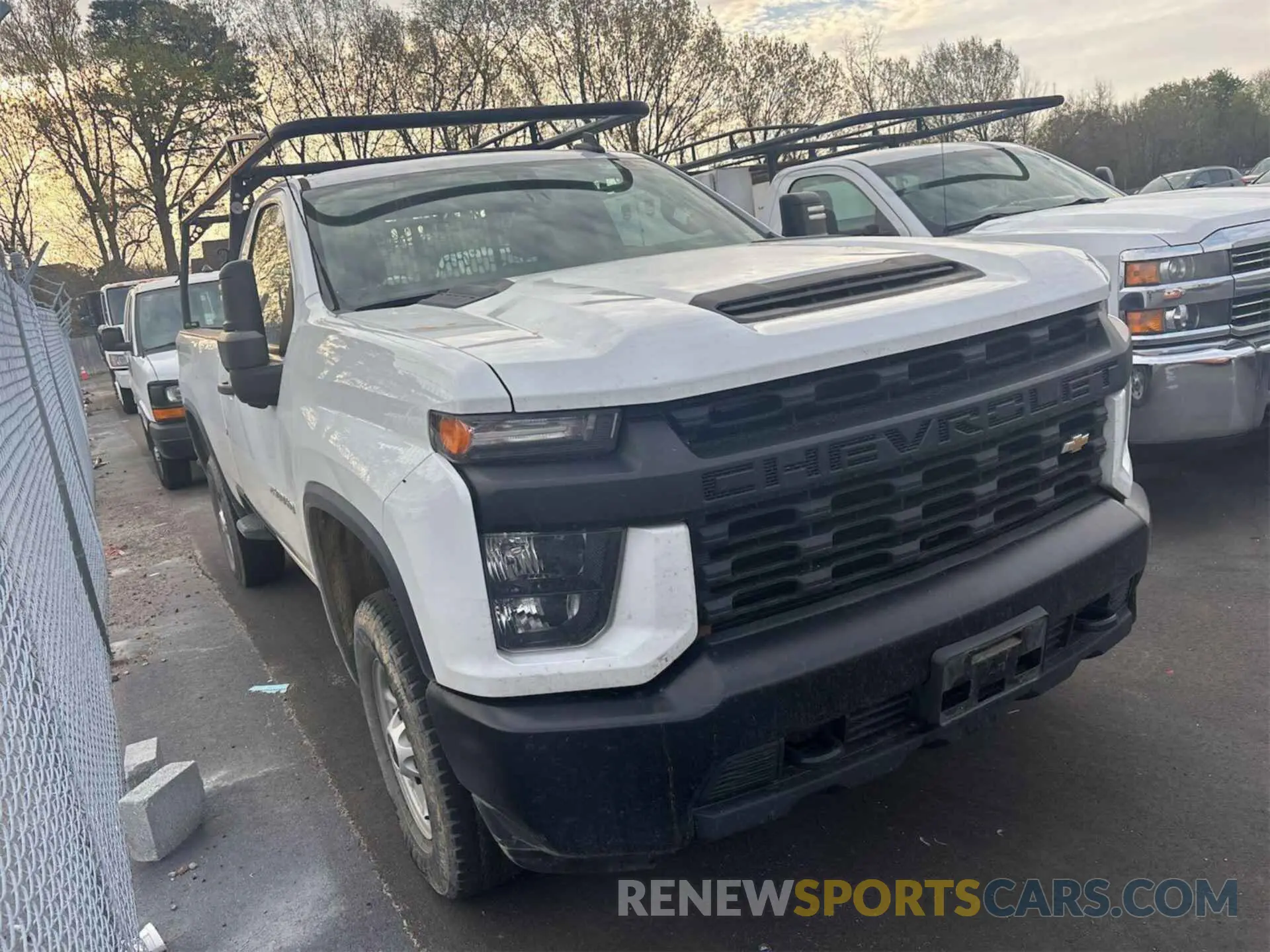 13 fotografías del automóvil dañado 1GC0YLE79NF214814 CHEVROLET SILVERADO 2022