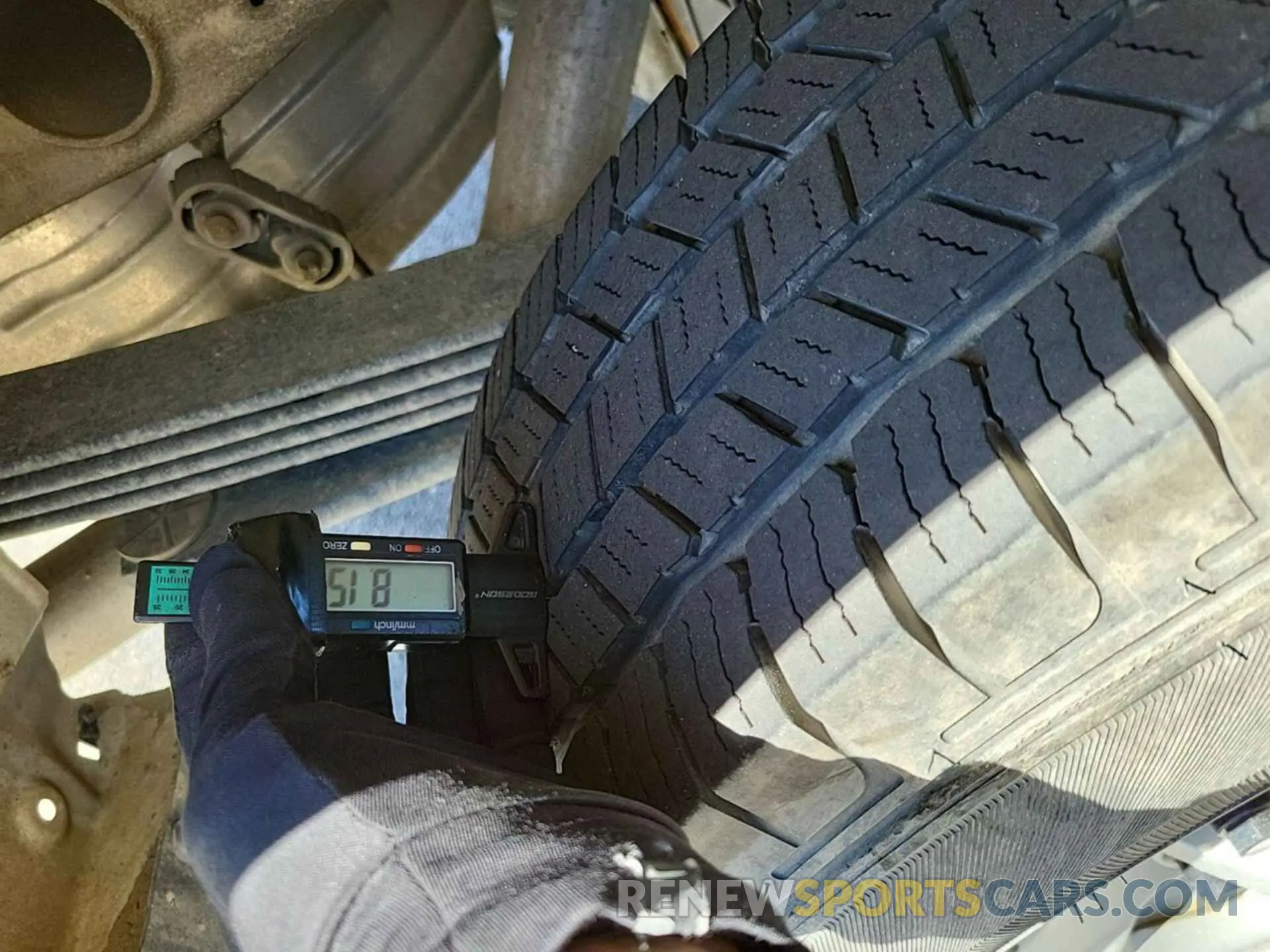 24 fotografías del automóvil dañado 1GC0YLE79NF214814 CHEVROLET SILVERADO 2022