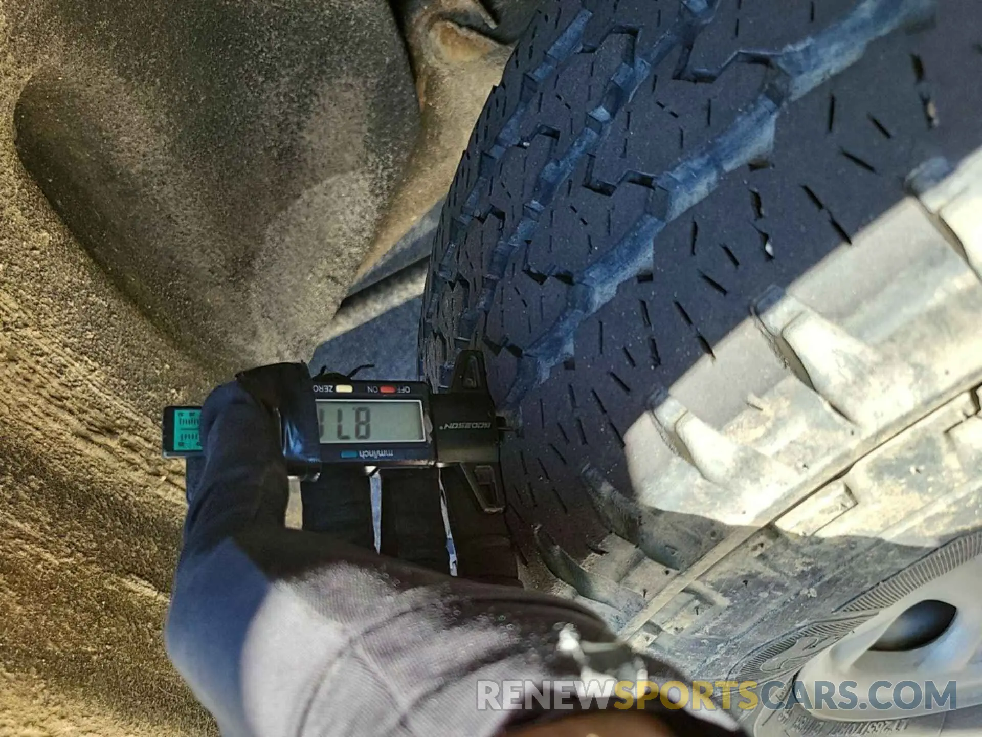 27 fotografías del automóvil dañado 1GC0YLE79NF214814 CHEVROLET SILVERADO 2022