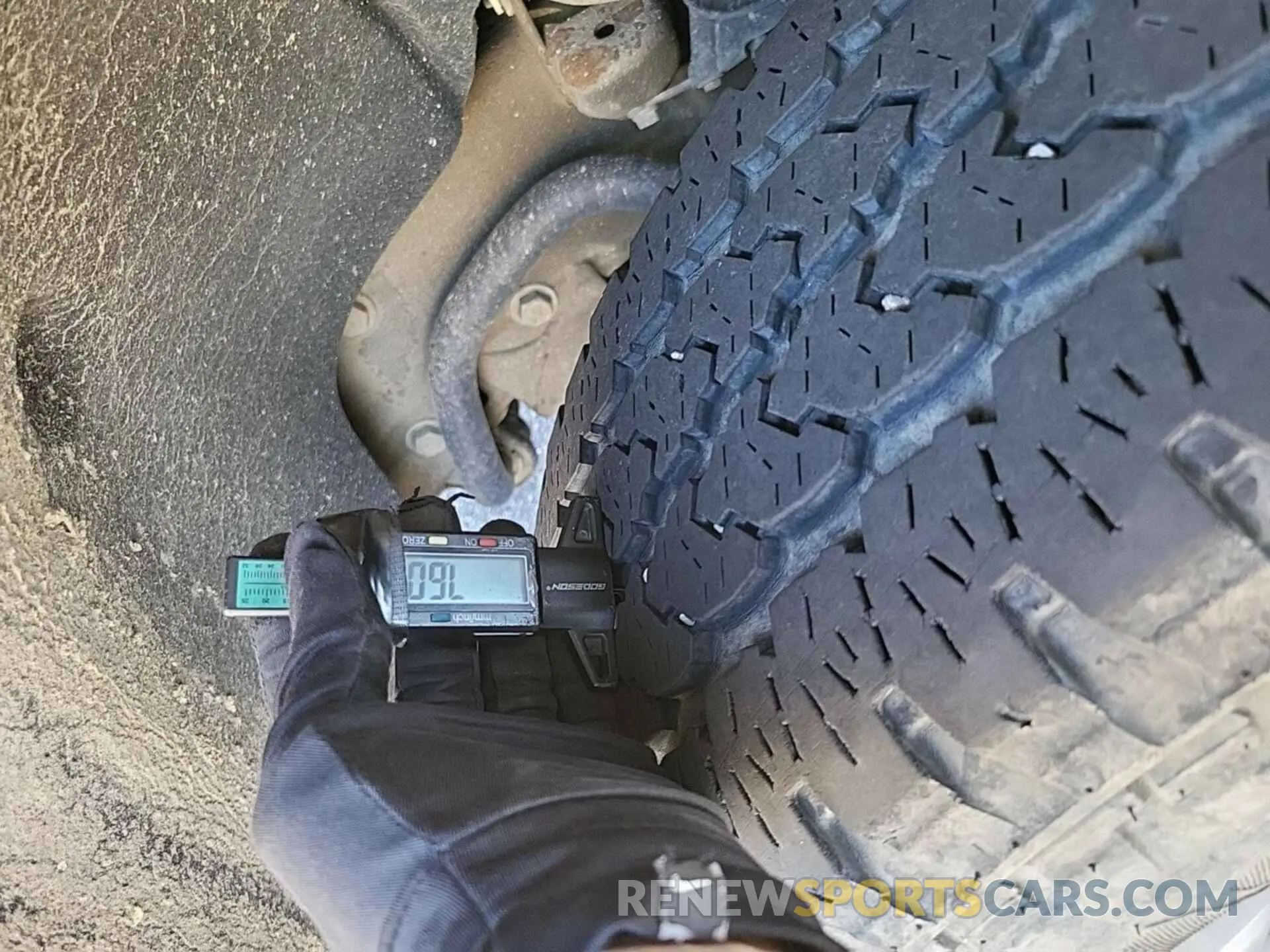7 fotografías del automóvil dañado 1GC0YLE79NF214814 CHEVROLET SILVERADO 2022