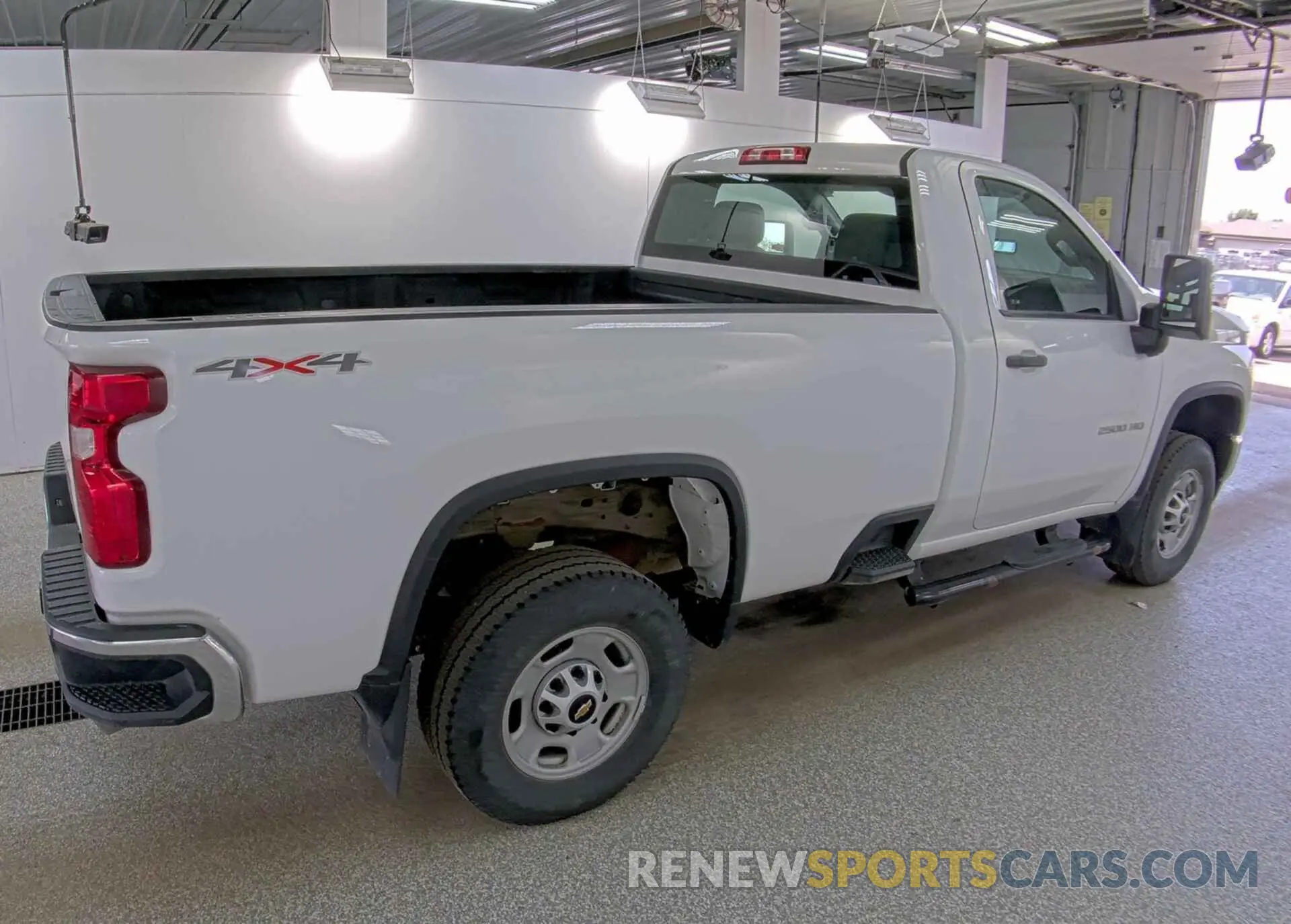 3 fotografías del automóvil dañado 1GC0YLE79NF348805 CHEVROLET SILVERADO 2022