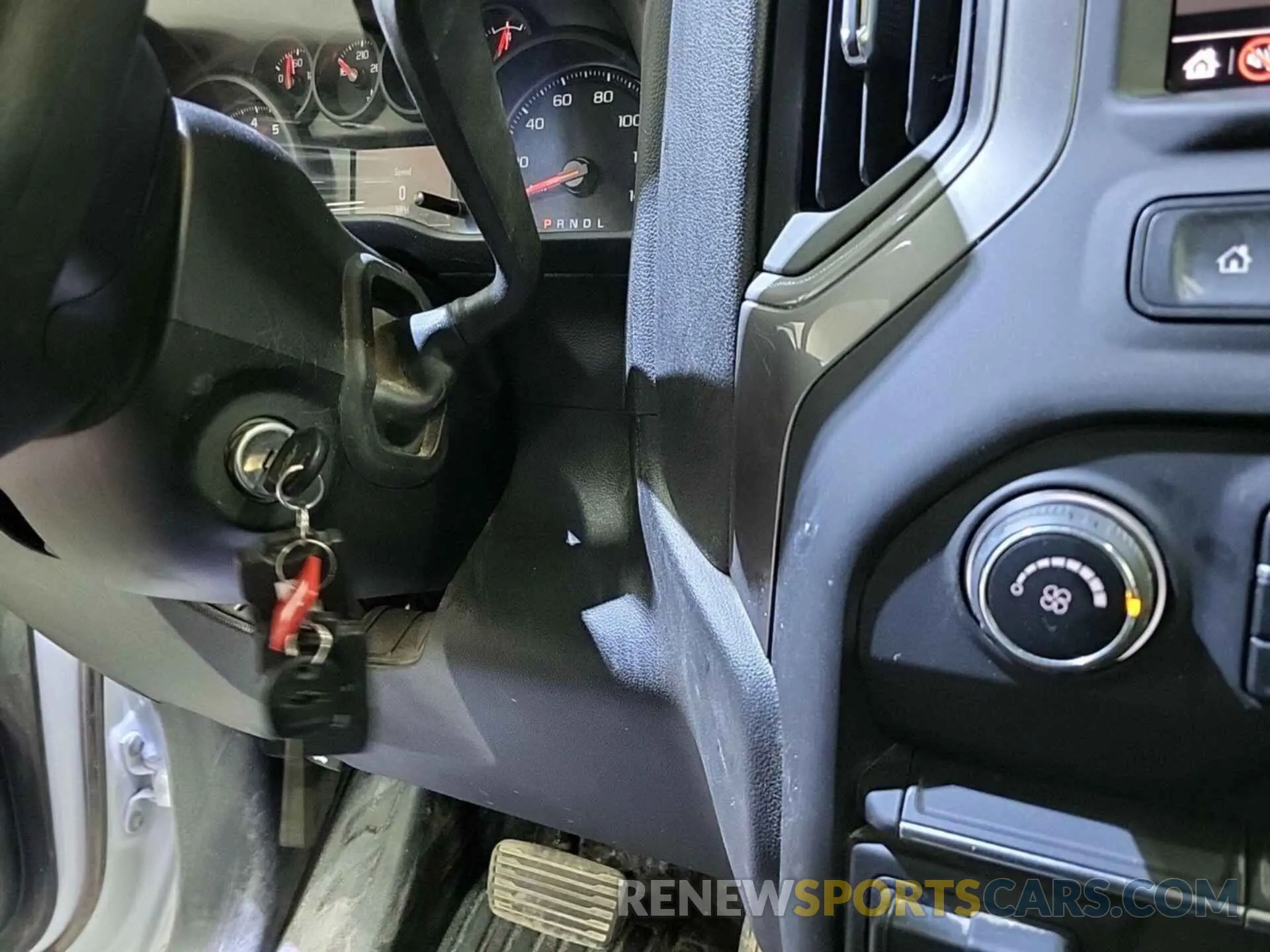 5 fotografías del automóvil dañado 1GC0YLE79NF348805 CHEVROLET SILVERADO 2022