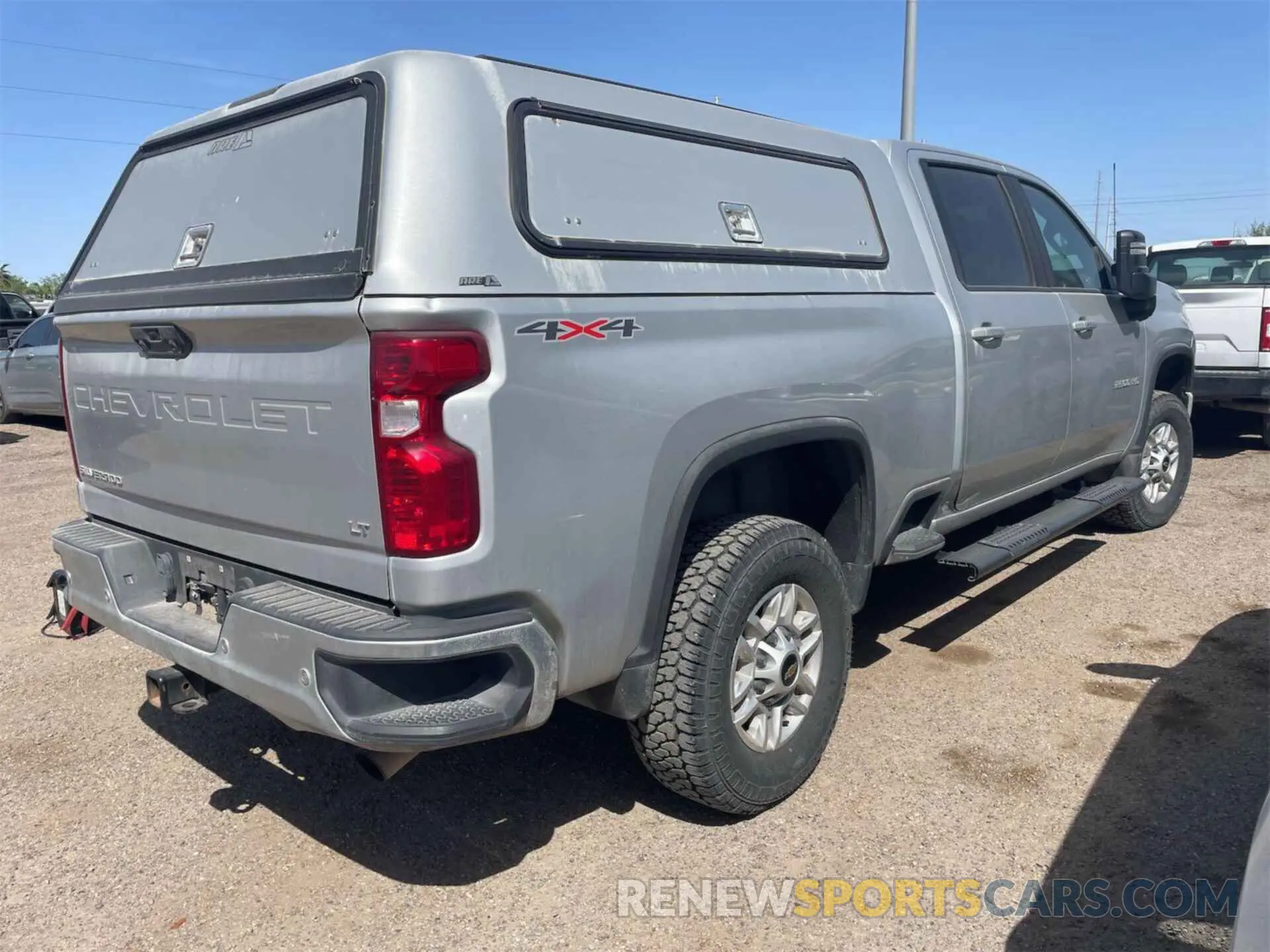 2 fotografías del automóvil dañado 1GC1YNE78NF310496 CHEVROLET SILVERADO 2022