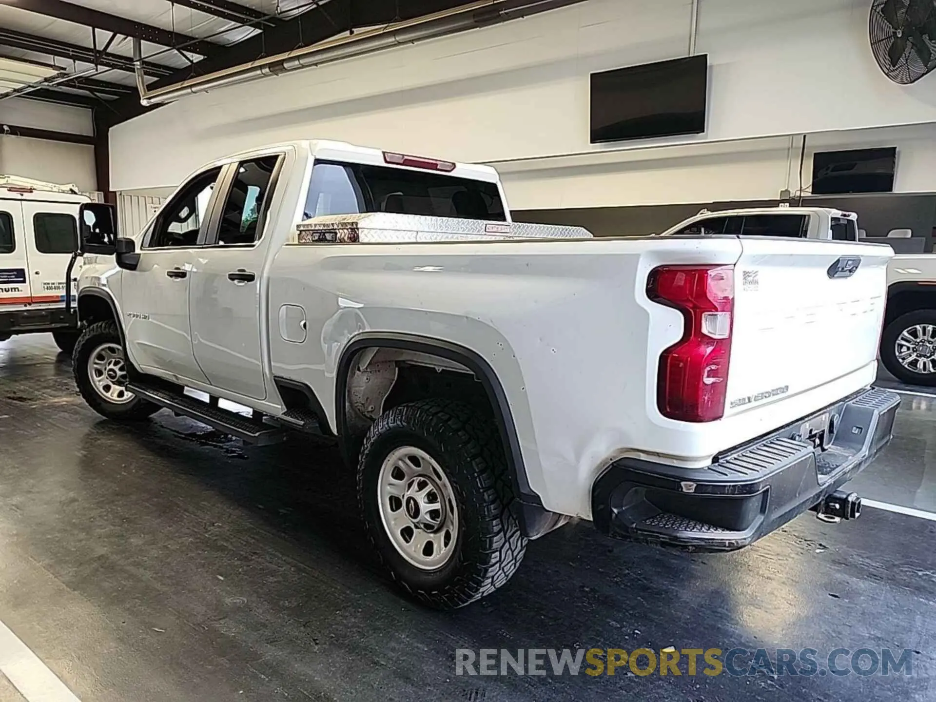 16 fotografías del automóvil dañado 1GC2YLE71NF184801 CHEVROLET SILVERADO 2022