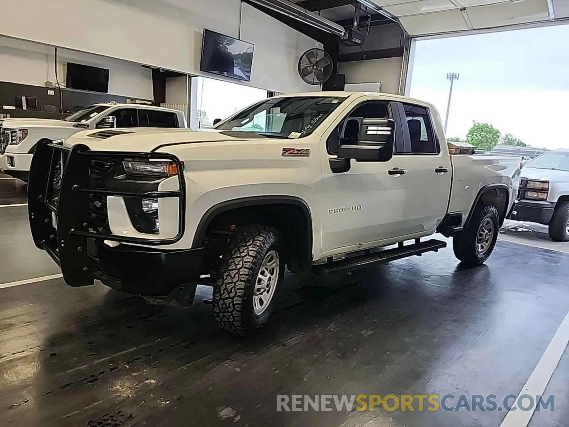 28 fotografías del automóvil dañado 1GC2YLE71NF184801 CHEVROLET SILVERADO 2022