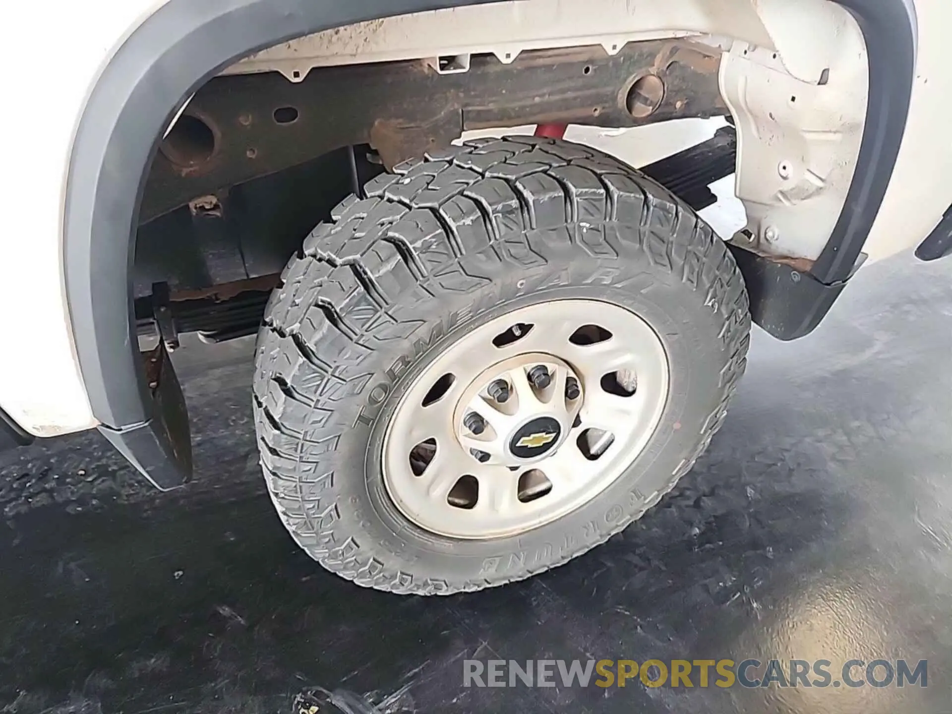 5 fotografías del automóvil dañado 1GC2YLE71NF184801 CHEVROLET SILVERADO 2022