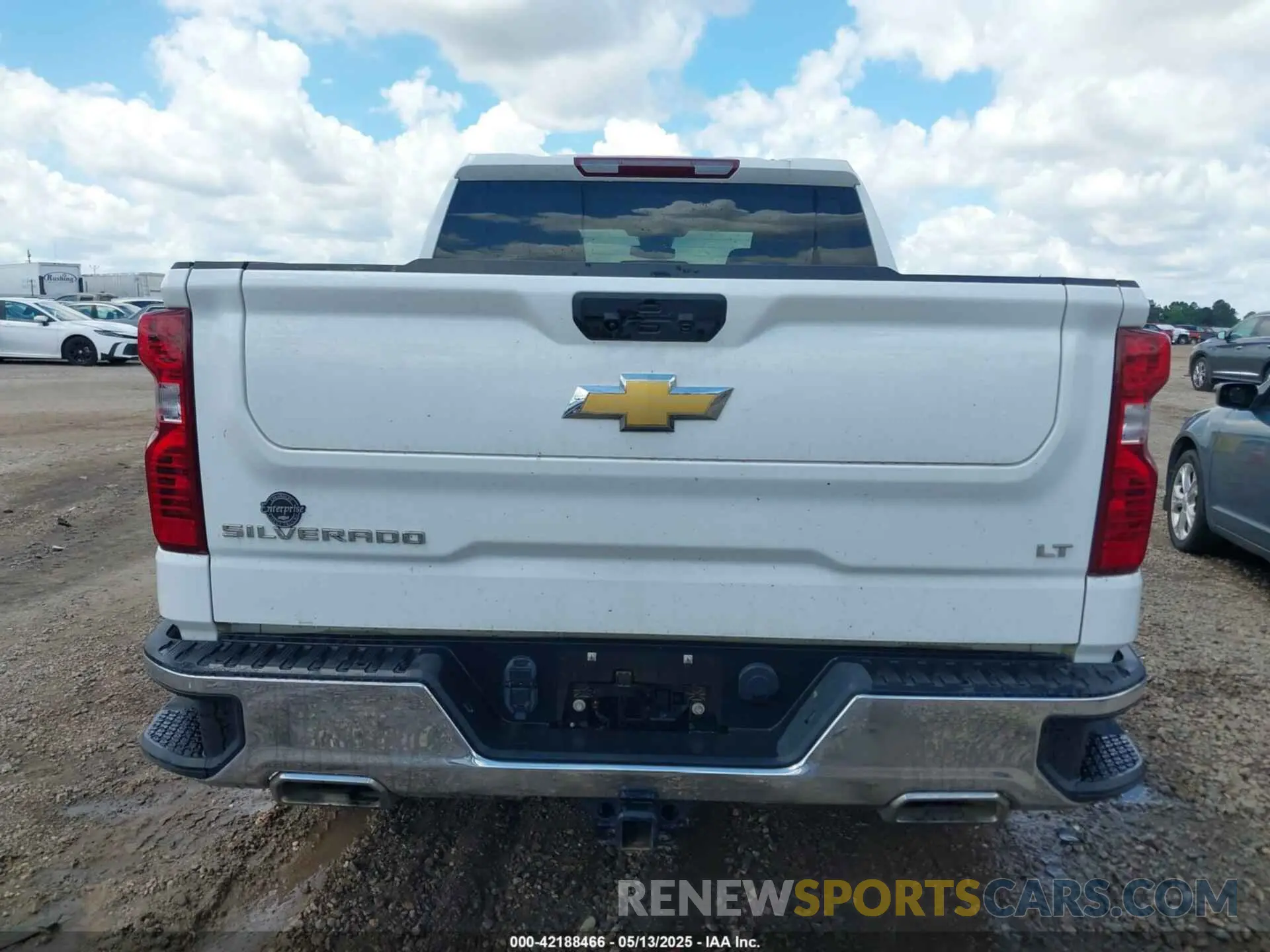 16 fotografías del automóvil dañado 2GCUDDED0N1513978 CHEVROLET SILVERADO 2022