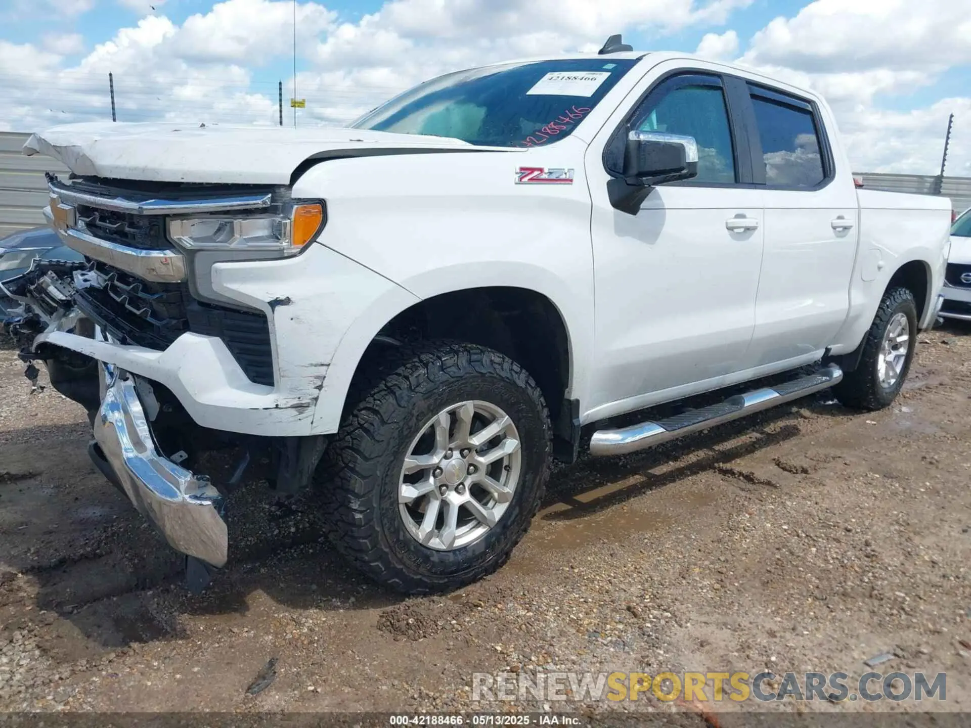 2 fotografías del automóvil dañado 2GCUDDED0N1513978 CHEVROLET SILVERADO 2022
