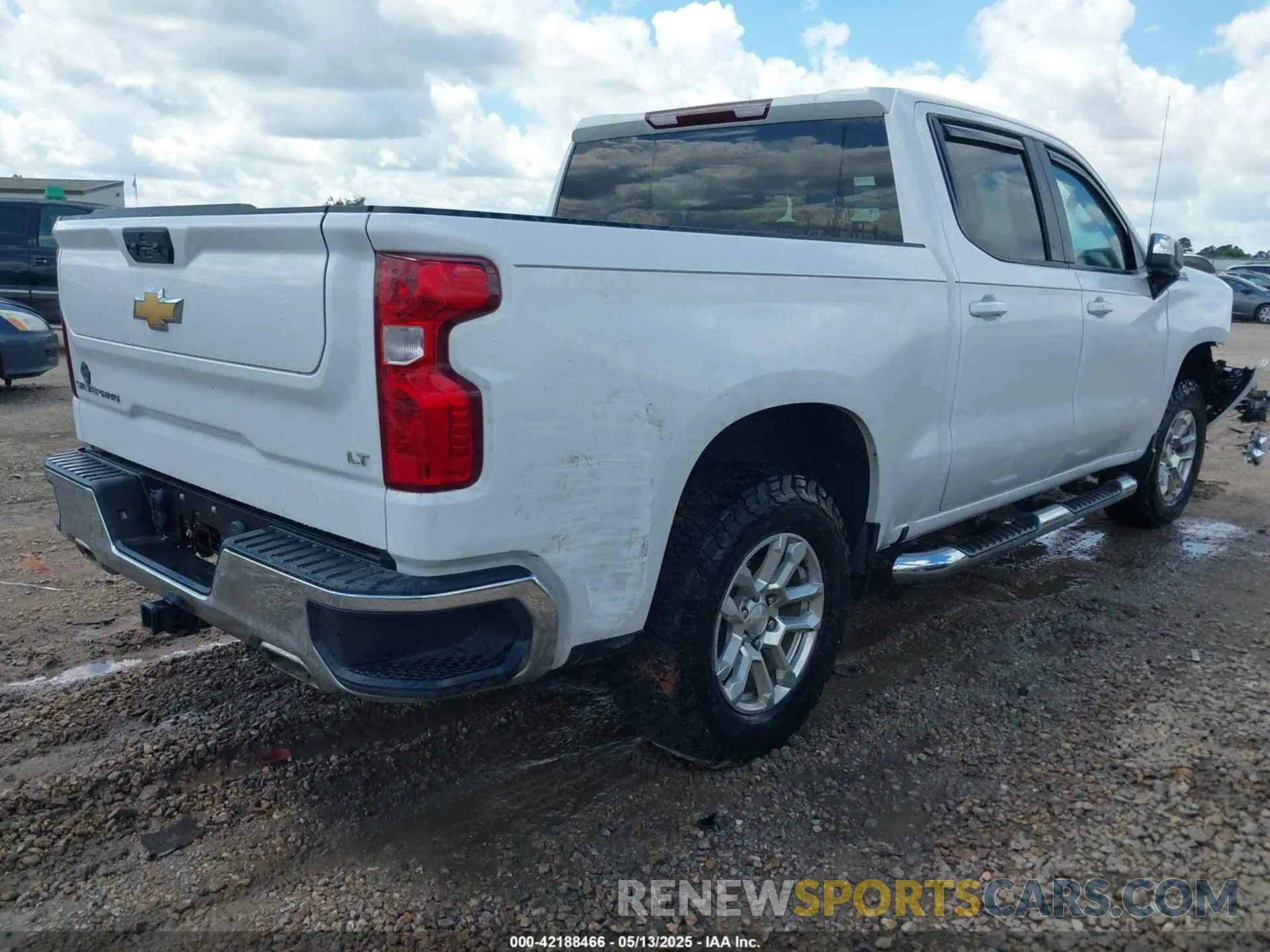 4 fotografías del automóvil dañado 2GCUDDED0N1513978 CHEVROLET SILVERADO 2022