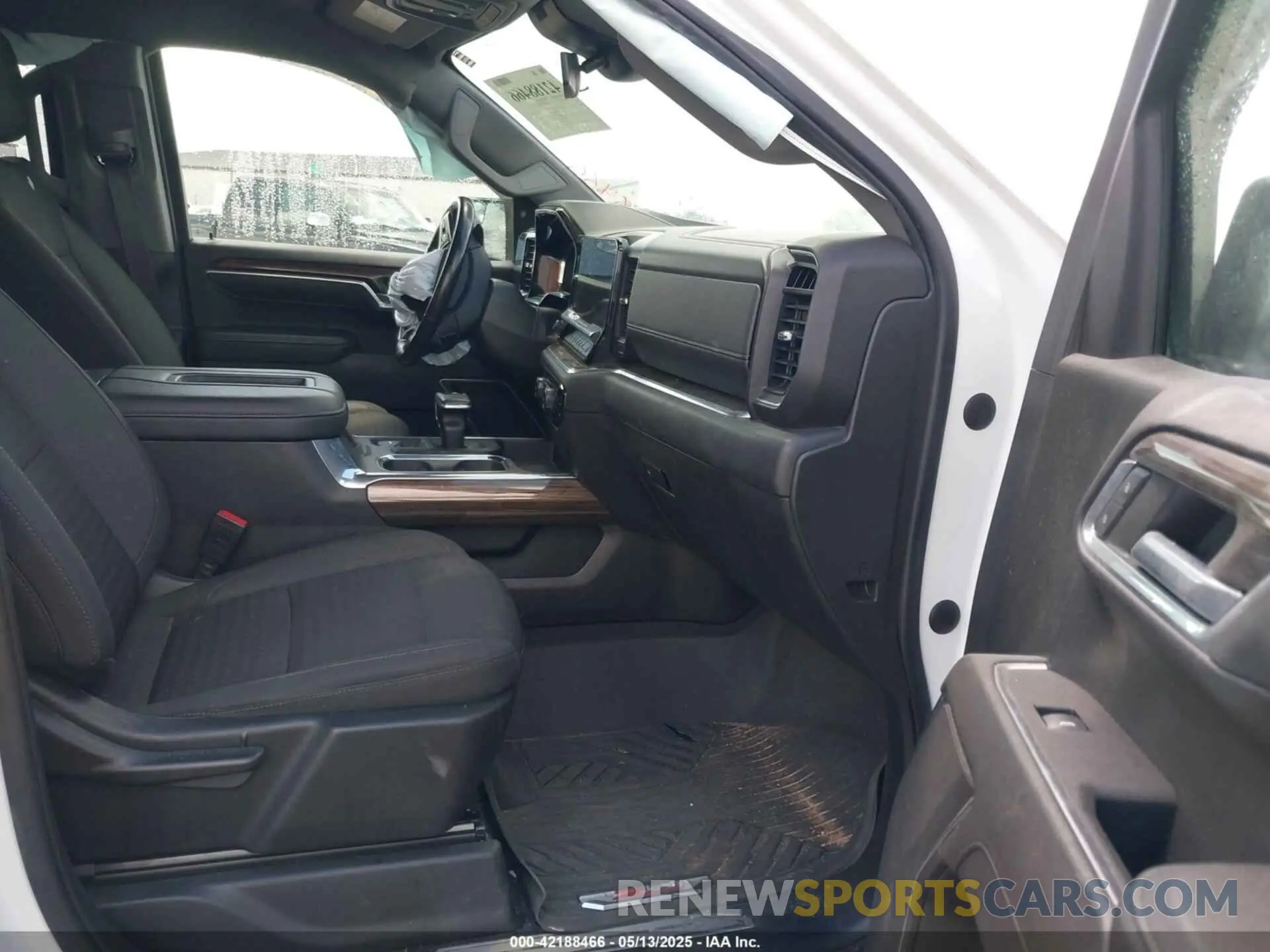 5 fotografías del automóvil dañado 2GCUDDED0N1513978 CHEVROLET SILVERADO 2022