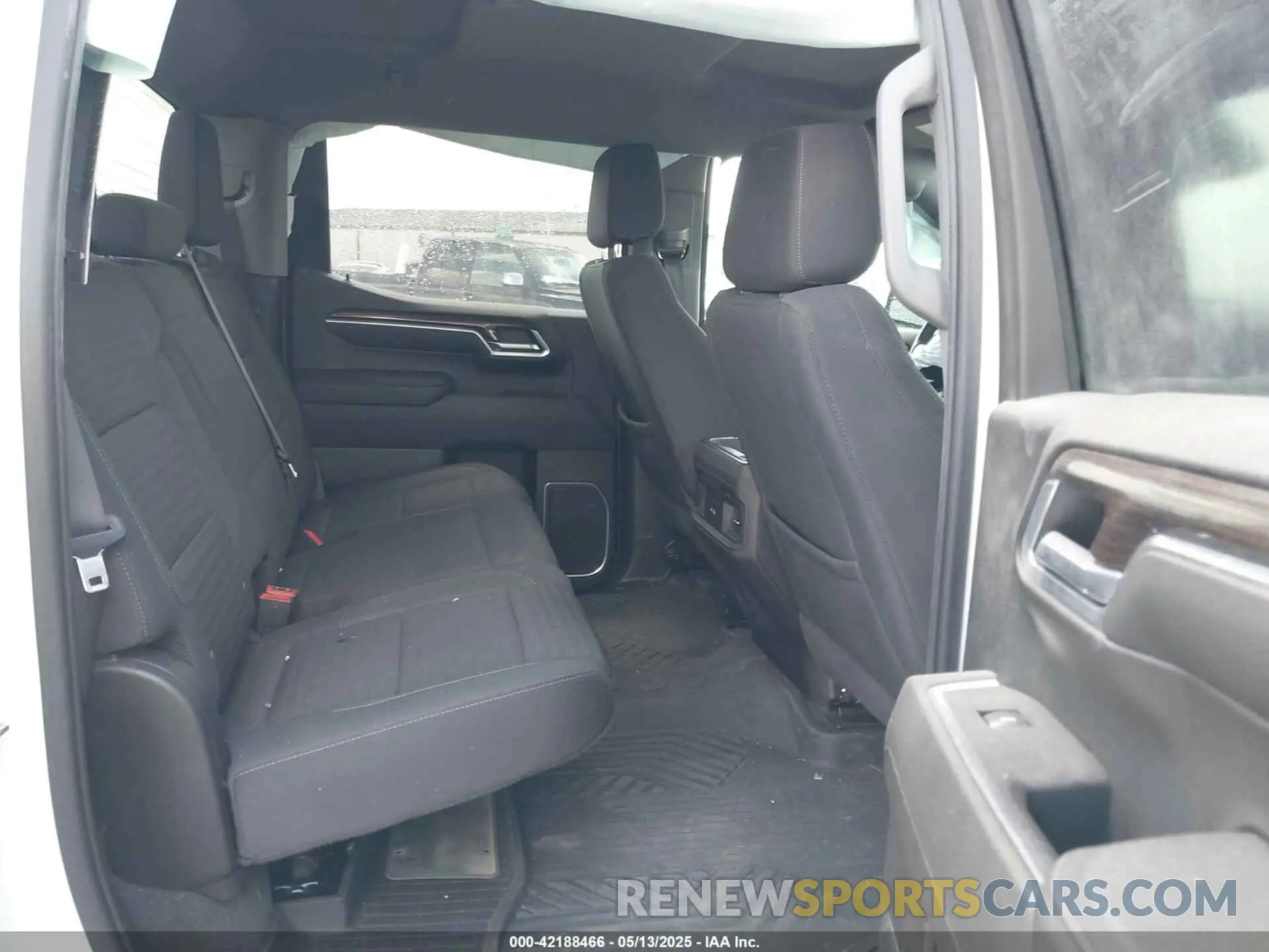 8 fotografías del automóvil dañado 2GCUDDED0N1513978 CHEVROLET SILVERADO 2022